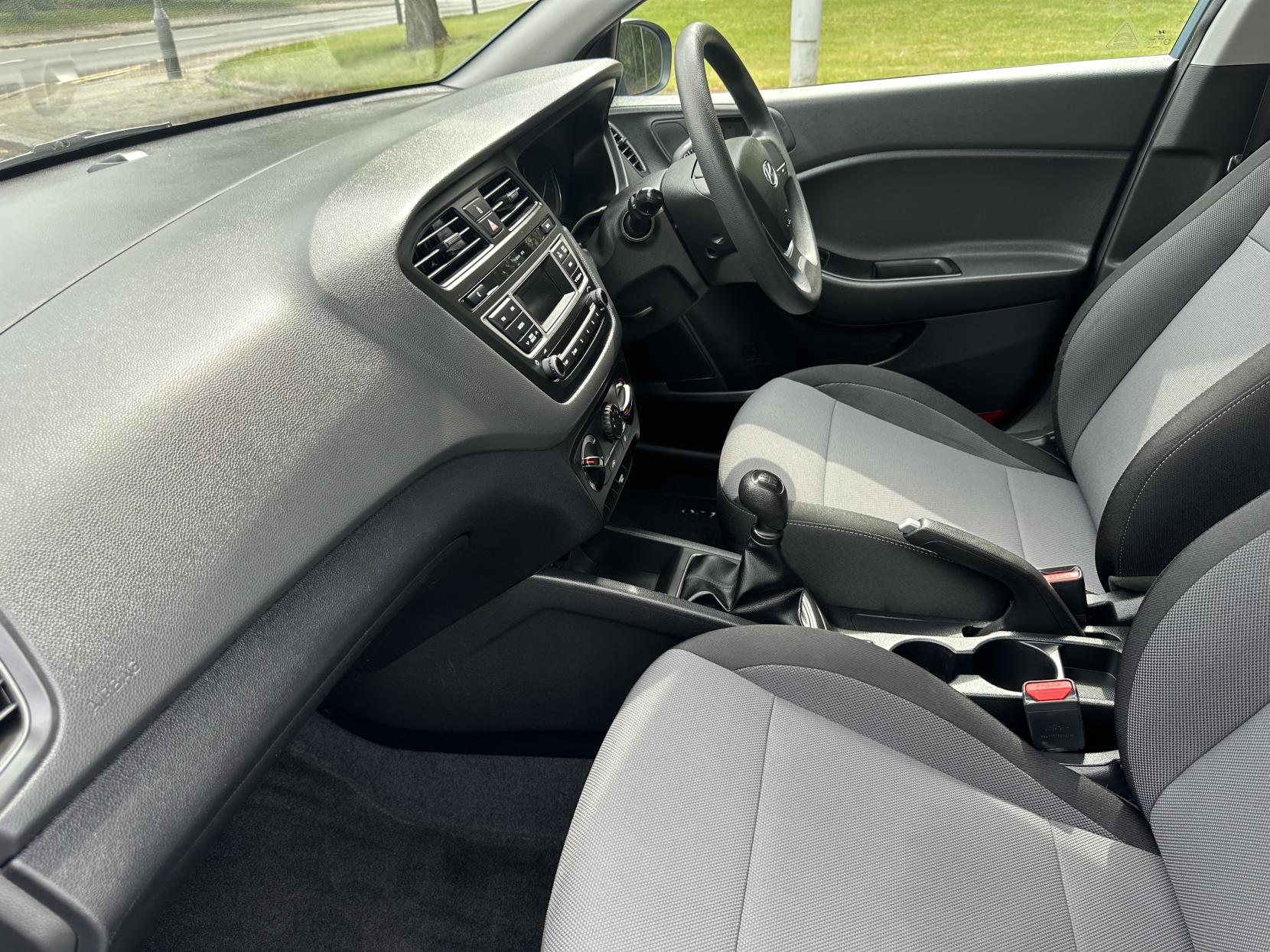 Hyundai i20 1.2 S Hatchback 5dr Petrol Manual Euro 6 (75 ps)