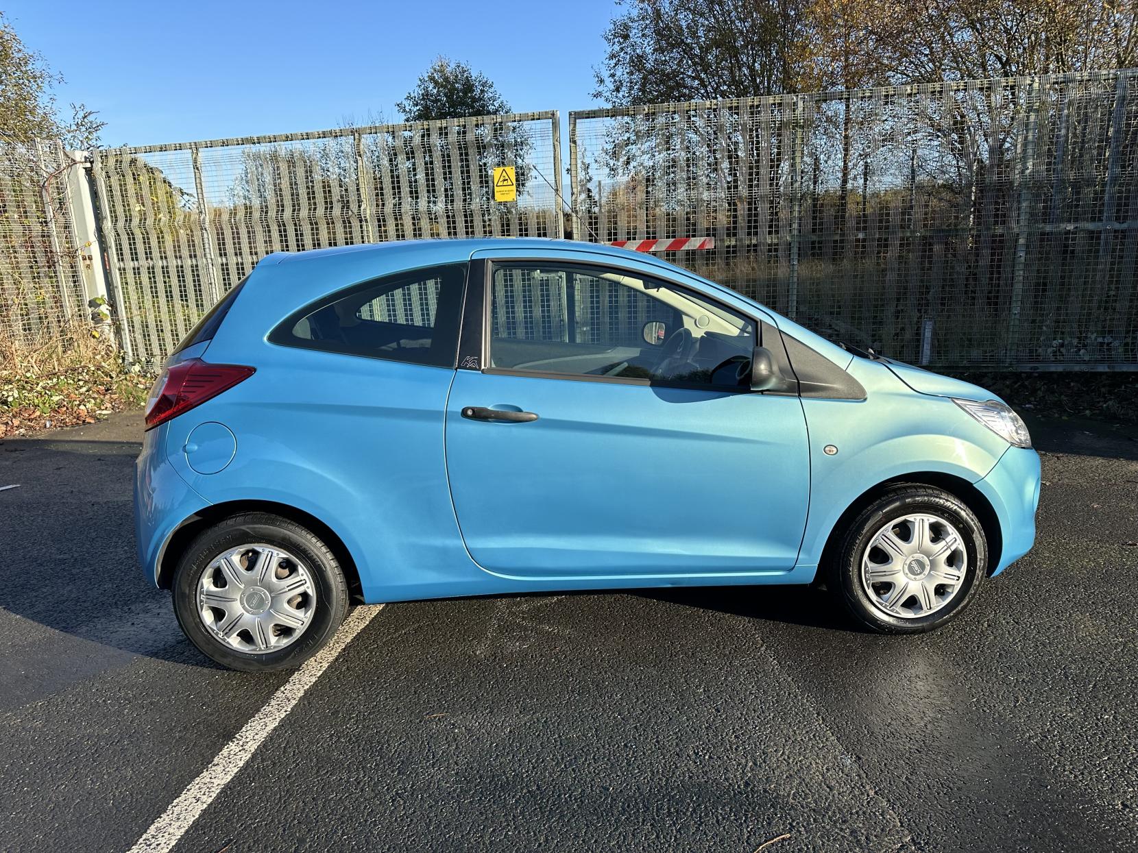 Ford KA HATCHBACK 1.2 STUDIO 3DR Manual