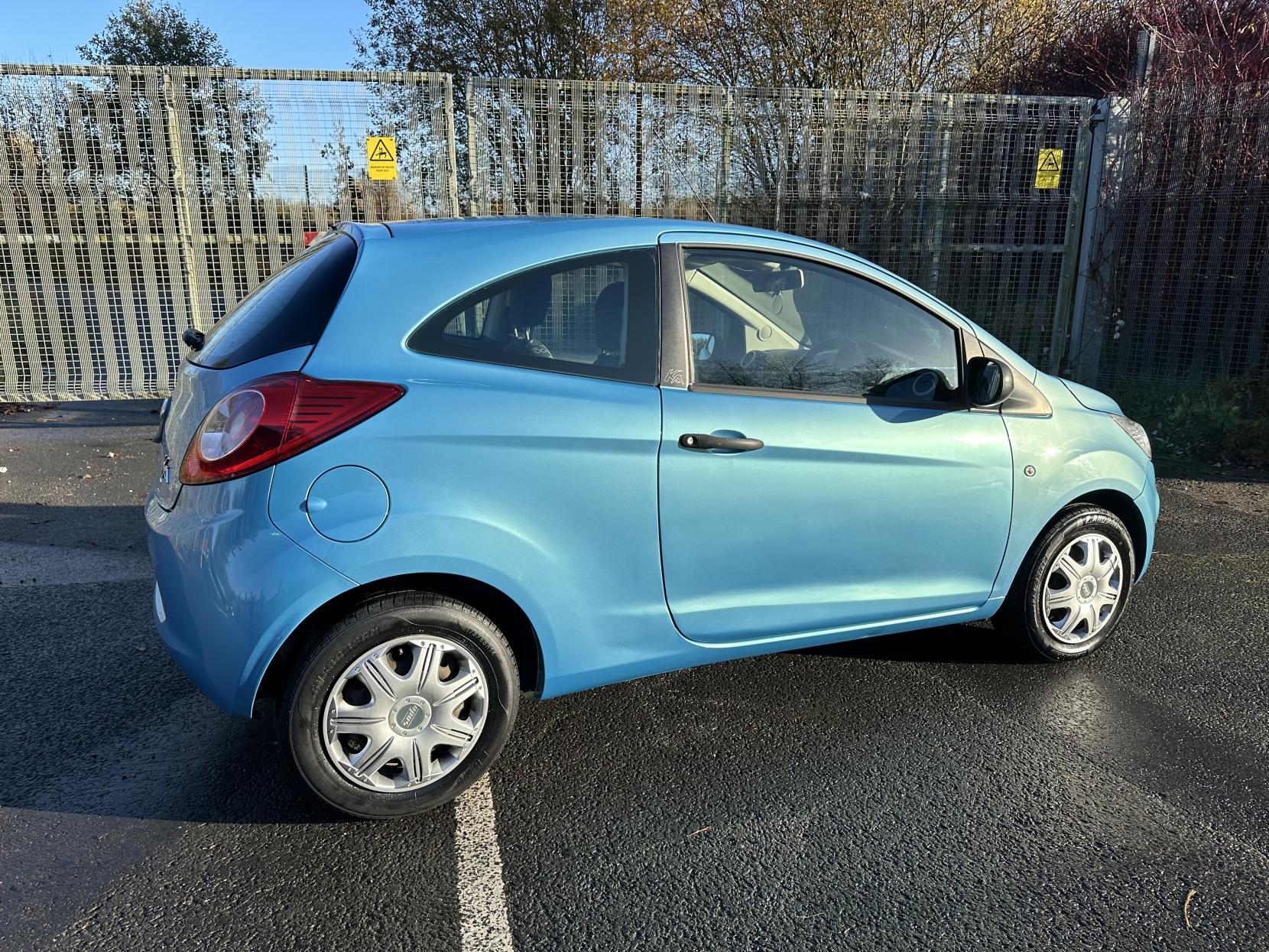 Ford KA HATCHBACK 1.2 STUDIO 3DR Manual