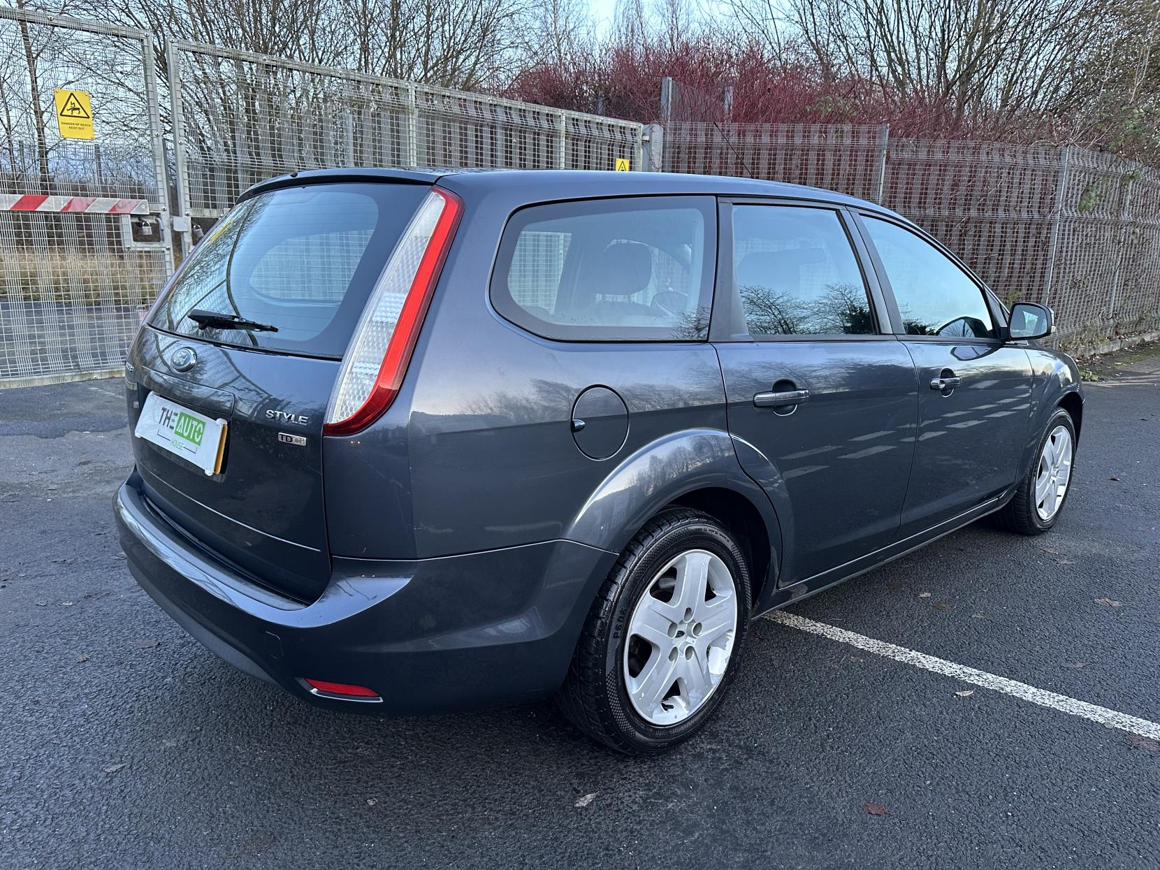 Ford Focus 1.6 TDCi Style Estate 5dr Diesel Manual (119 g/km, 89 bhp)