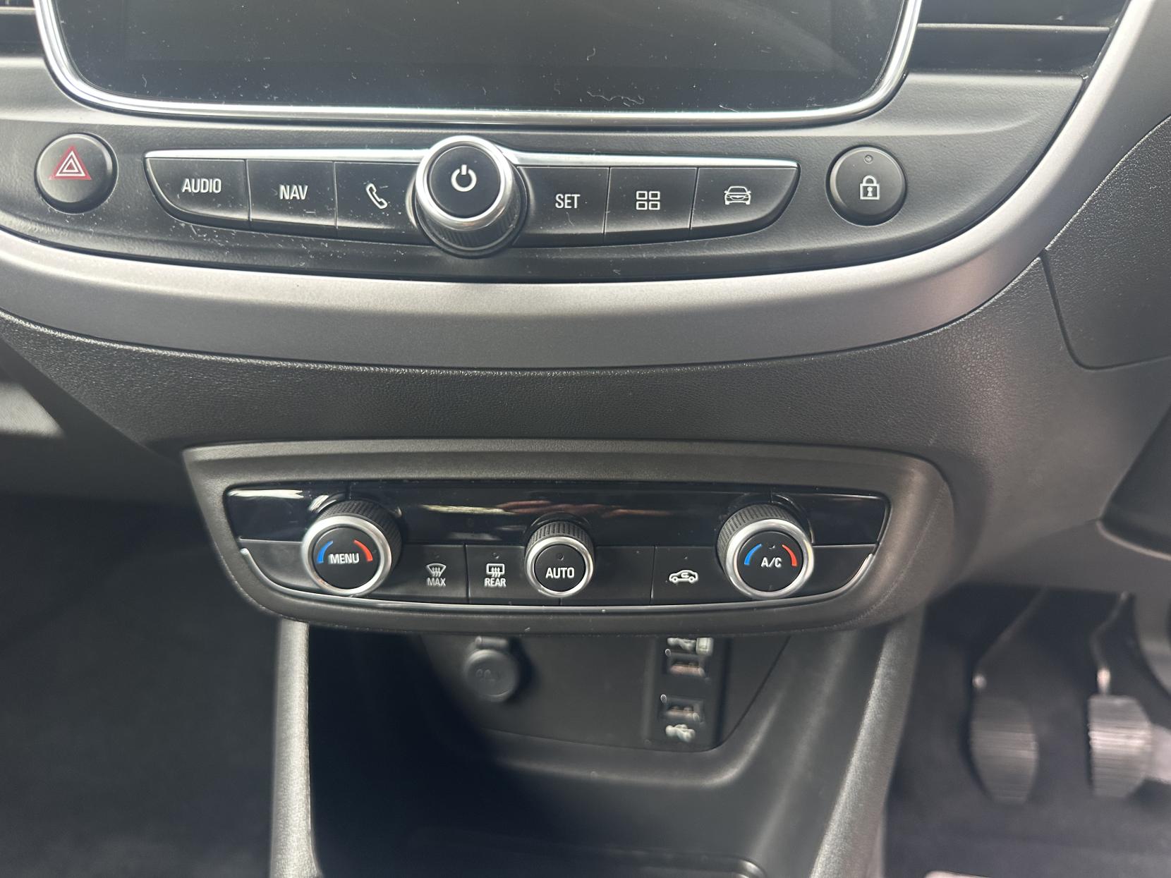 Vauxhall Crossland X 1.2 Turbo ecoTEC GPF SE Nav SUV 5dr Petrol Manual Euro 6 (s/s) (110 ps)