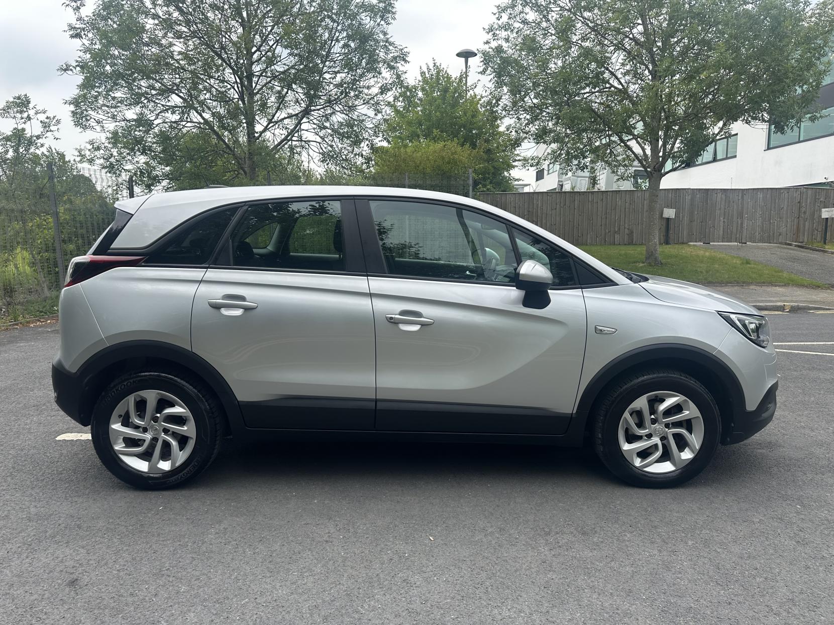 Vauxhall Crossland X 1.2 Turbo ecoTEC GPF SE Nav SUV 5dr Petrol Manual Euro 6 (s/s) (110 ps)