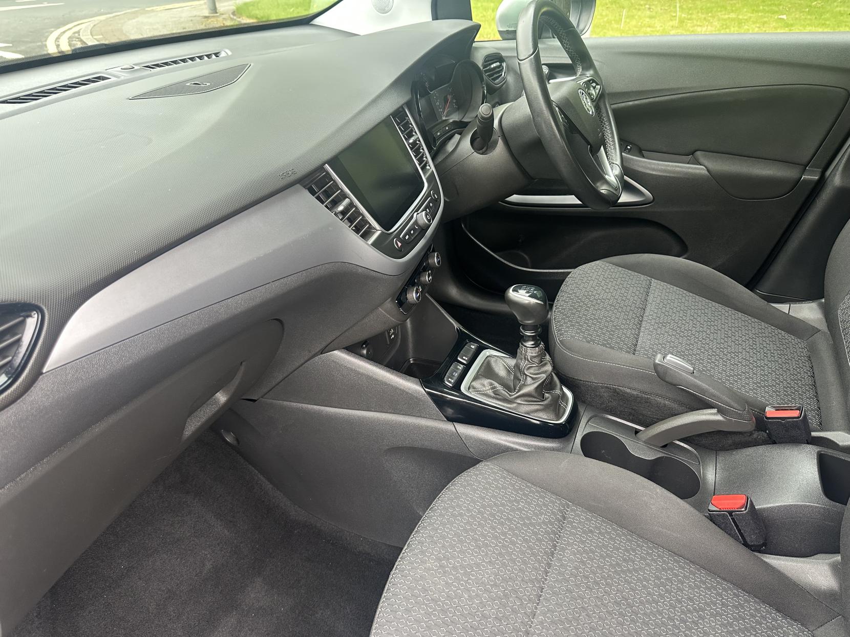 Vauxhall Crossland X 1.2 Turbo ecoTEC GPF SE Nav SUV 5dr Petrol Manual Euro 6 (s/s) (110 ps)