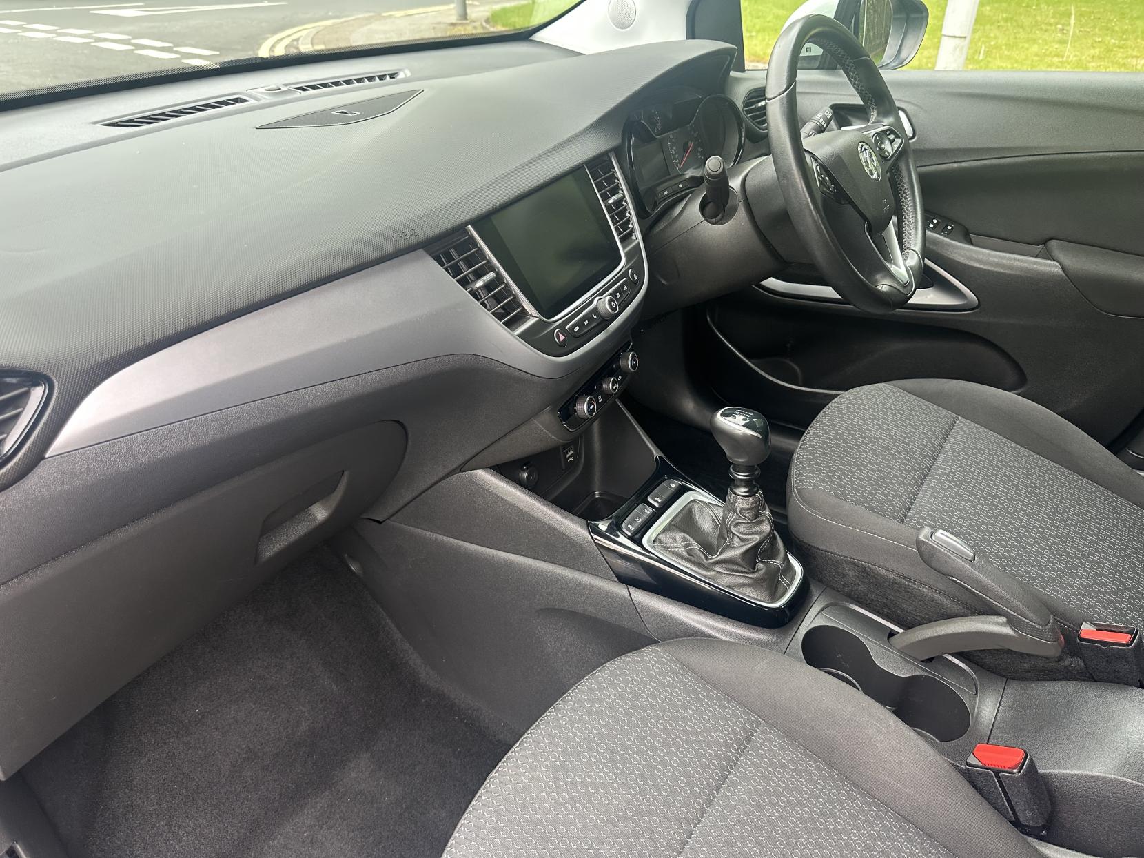 Vauxhall Crossland X 1.2 Turbo ecoTEC GPF SE Nav SUV 5dr Petrol Manual Euro 6 (s/s) (110 ps)