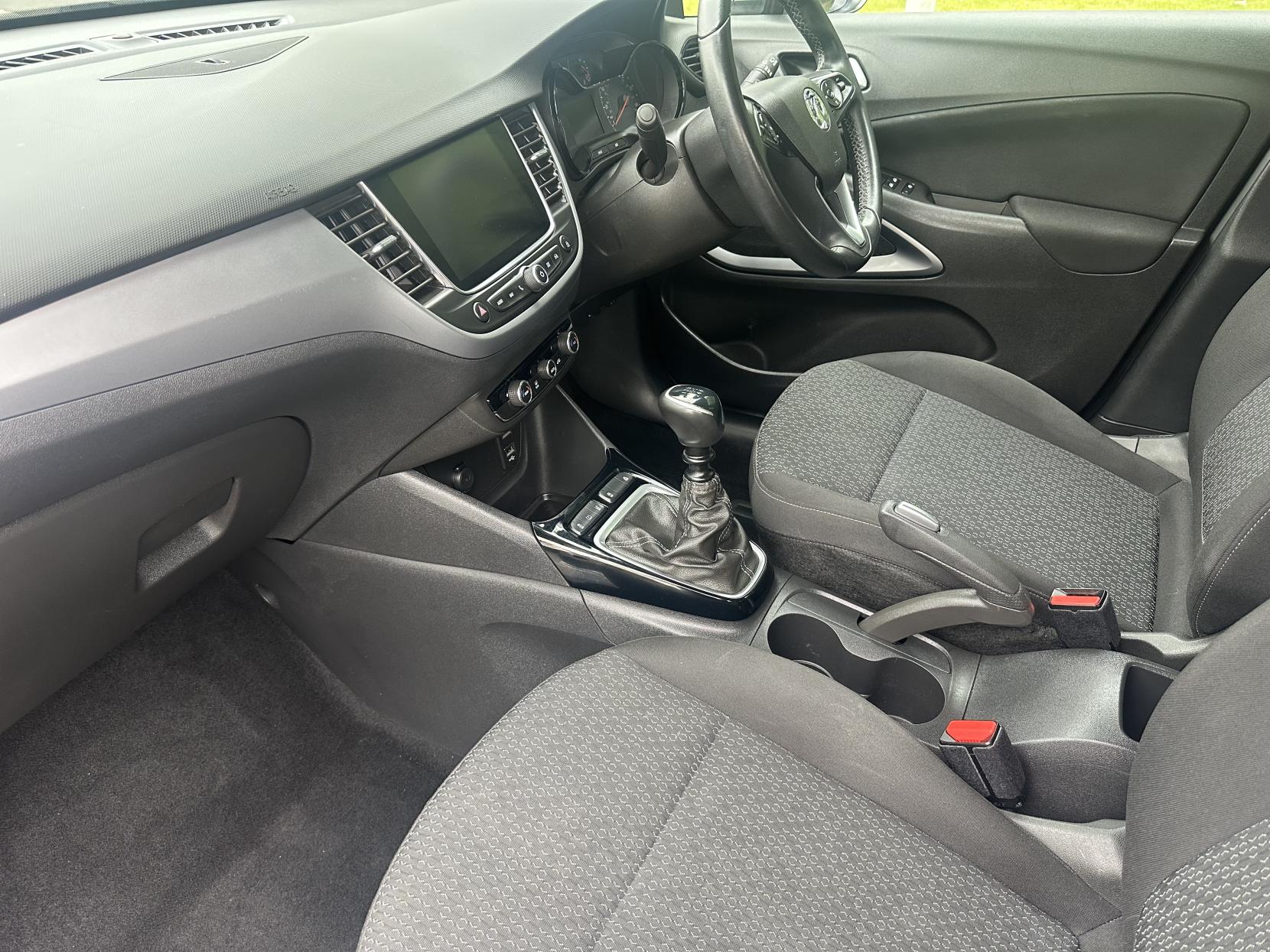 Vauxhall Crossland X 1.2 Turbo ecoTEC GPF SE Nav SUV 5dr Petrol Manual Euro 6 (s/s) (110 ps)