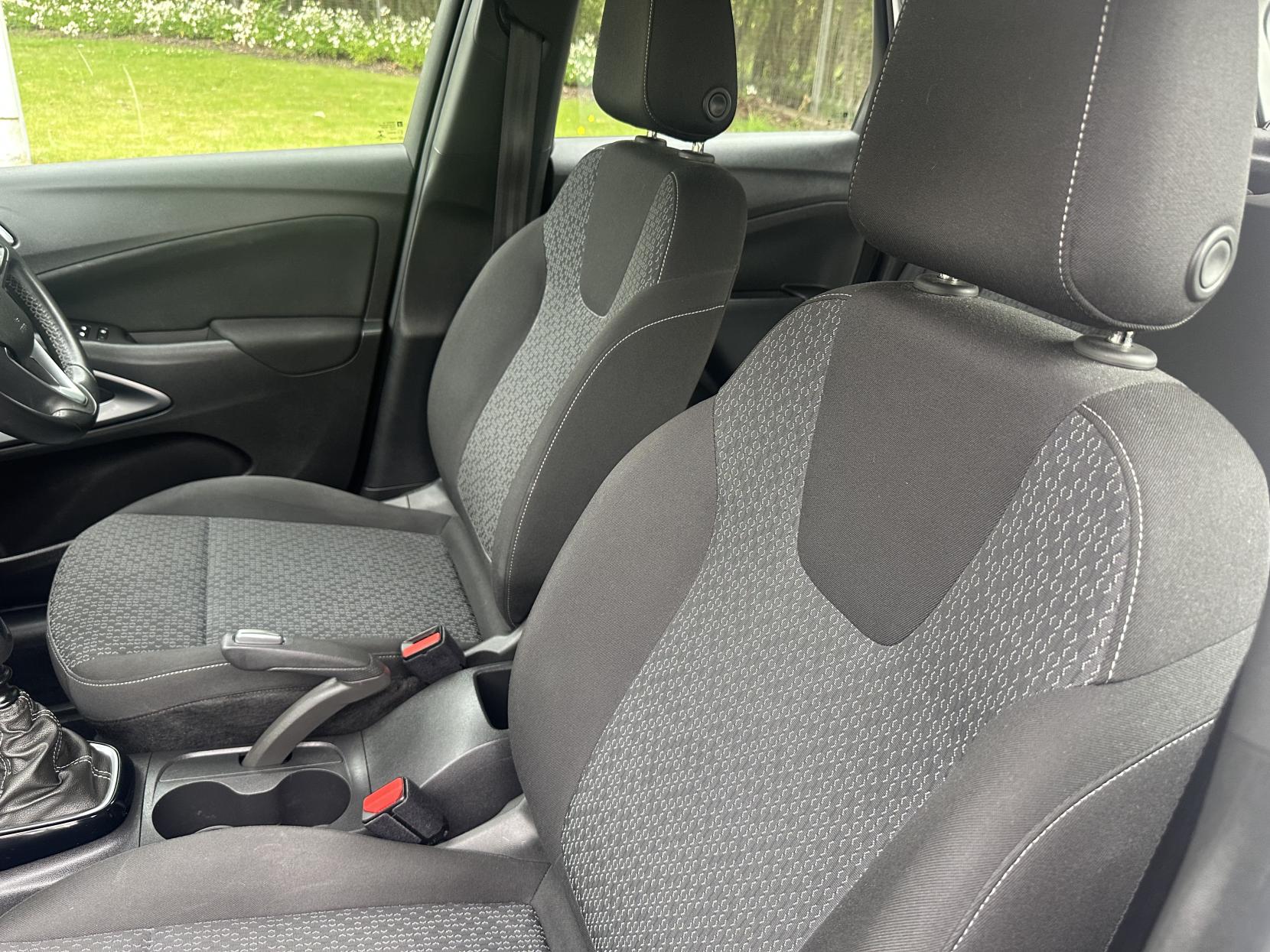 Vauxhall Crossland X 1.2 Turbo ecoTEC GPF SE Nav SUV 5dr Petrol Manual Euro 6 (s/s) (110 ps)