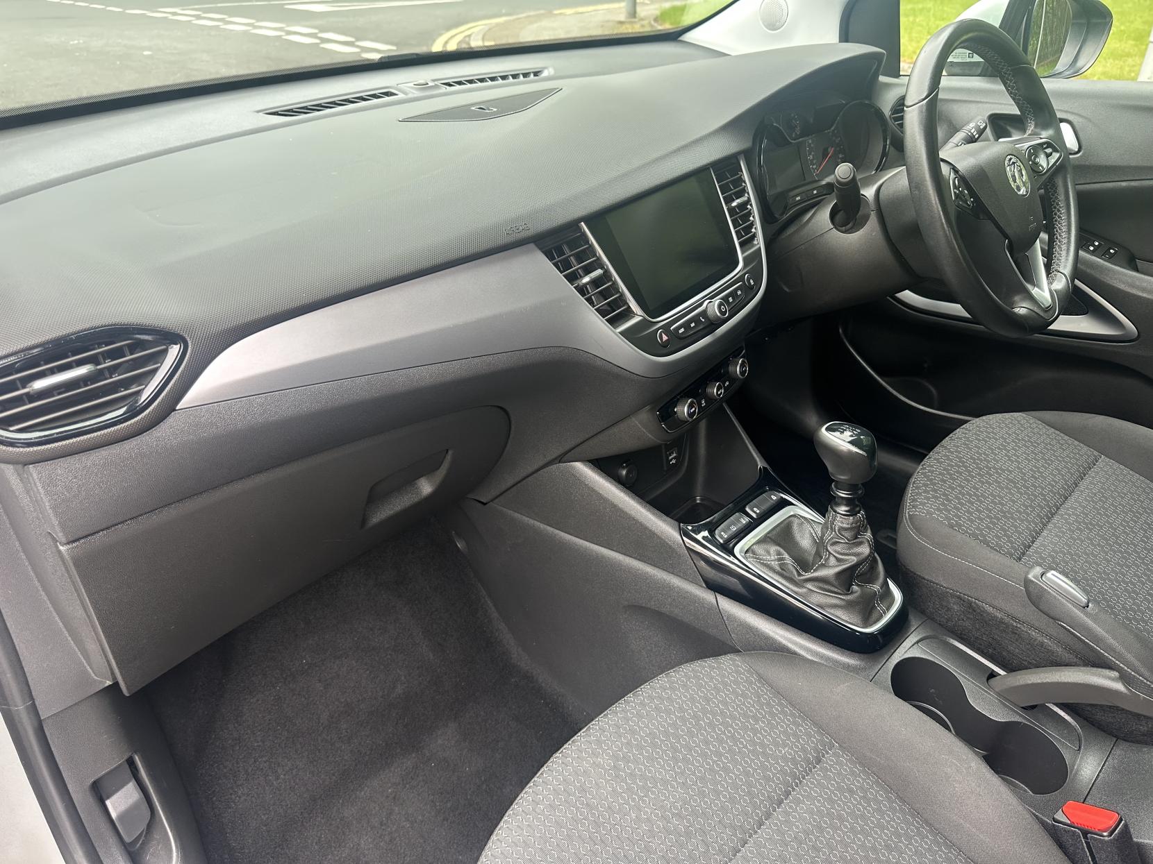Vauxhall Crossland X 1.2 Turbo ecoTEC GPF SE Nav SUV 5dr Petrol Manual Euro 6 (s/s) (110 ps)