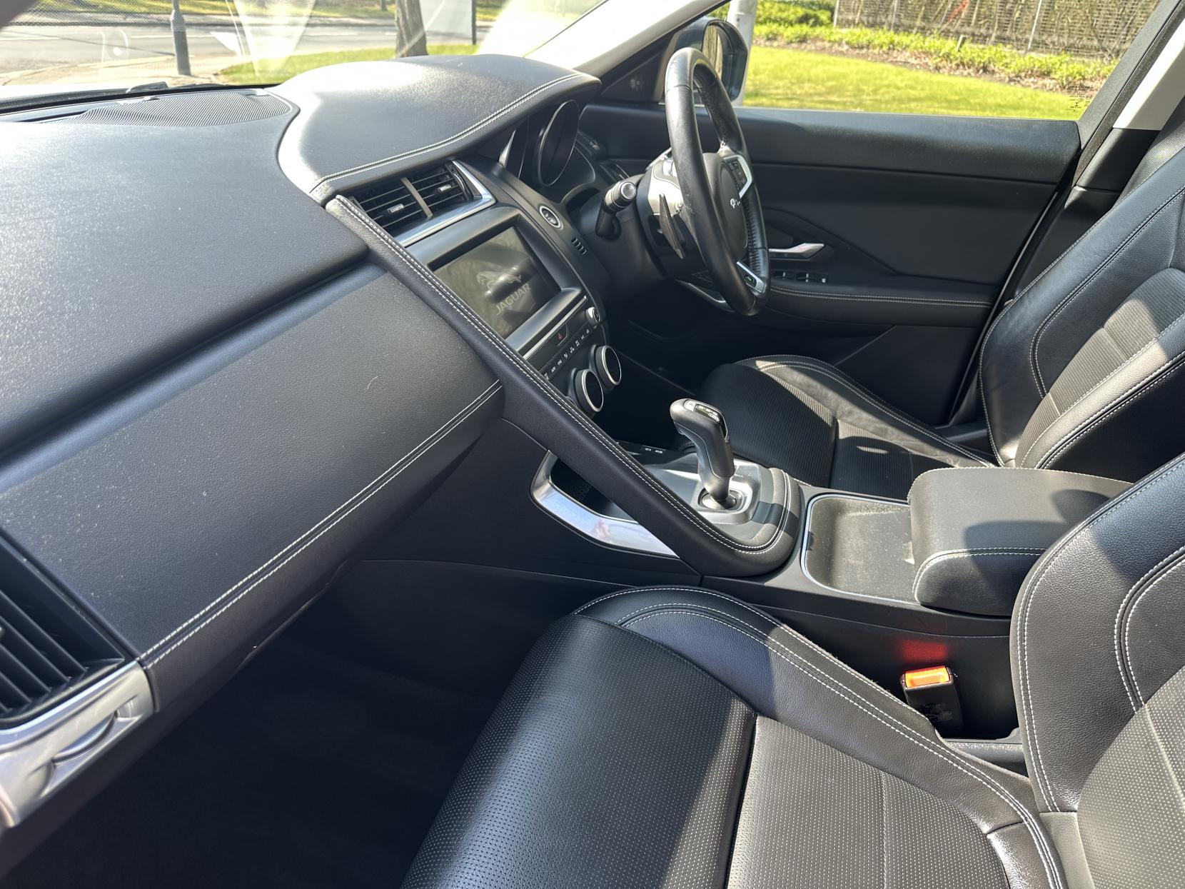 Jaguar E-PACE 2.0 P200 R-Dynamic S SUV 5dr Petrol Auto AWD Euro 6 (s/s) (200 ps)