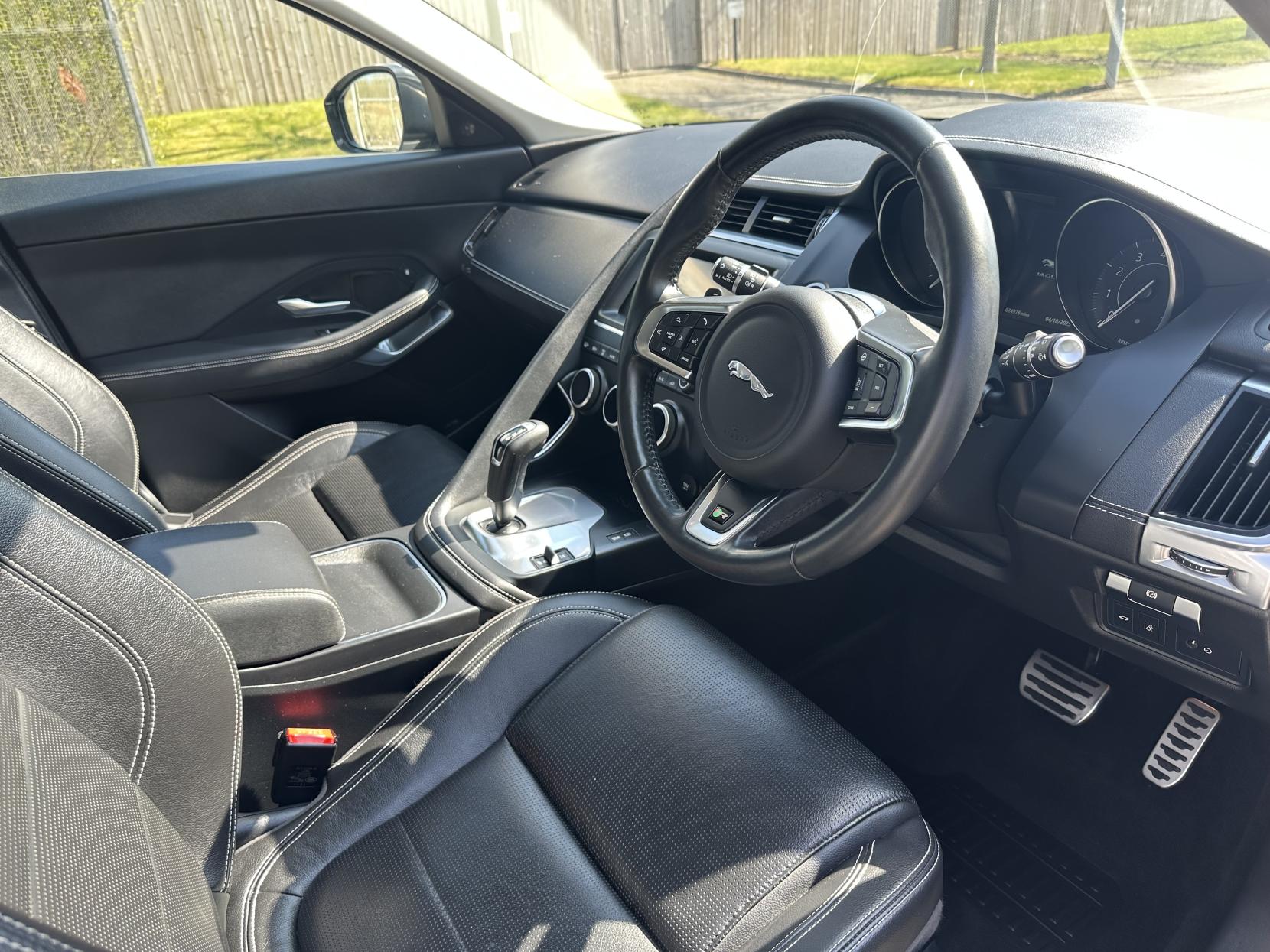 Jaguar E-PACE 2.0 P200 R-Dynamic S SUV 5dr Petrol Auto AWD Euro 6 (s/s) (200 ps)