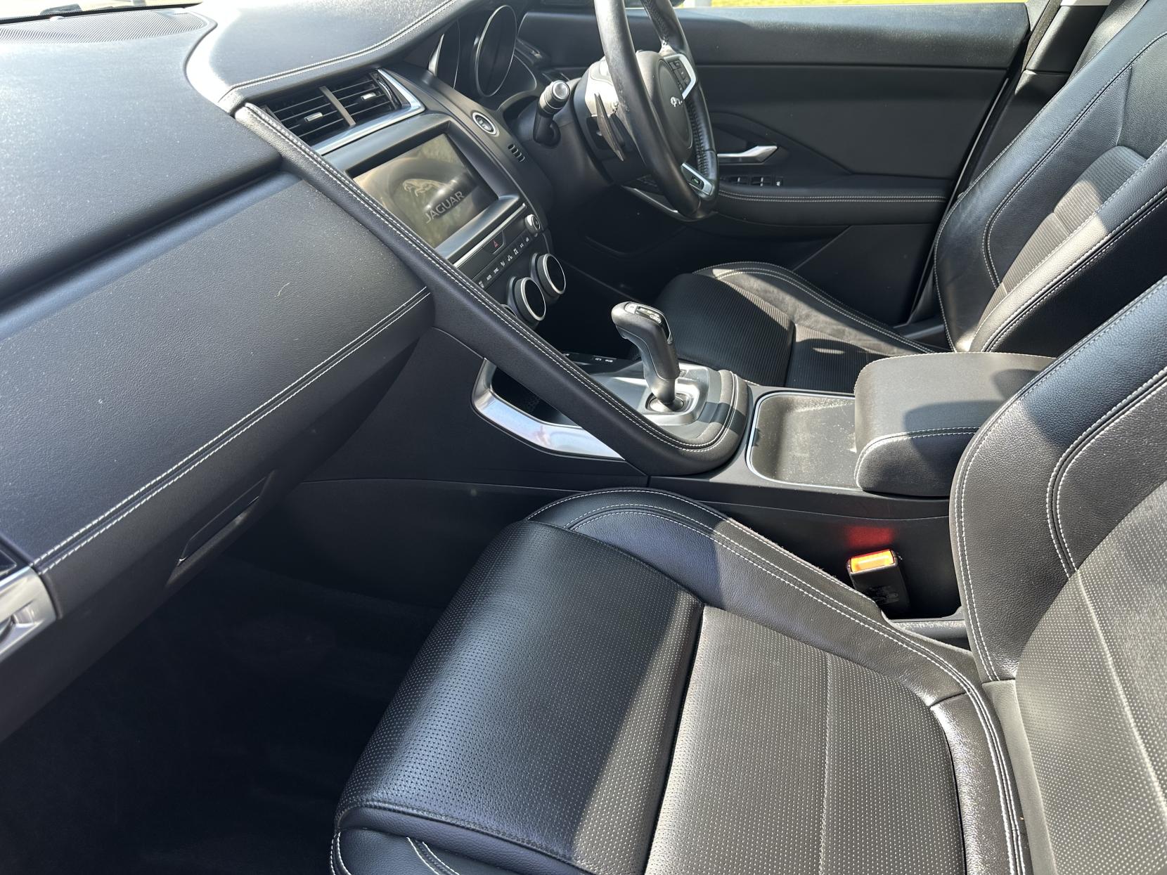 Jaguar E-PACE 2.0 P200 R-Dynamic S SUV 5dr Petrol Auto AWD Euro 6 (s/s) (200 ps)