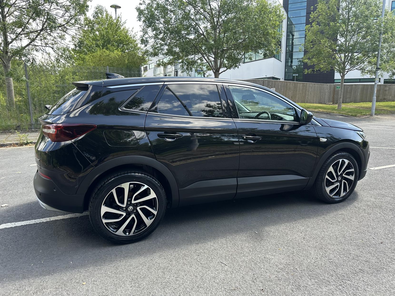 Vauxhall Grandland X 1.2 Turbo Elite Nav SUV 5dr Petrol Manual 6Spd Euro 6 (s/s) (130 ps)