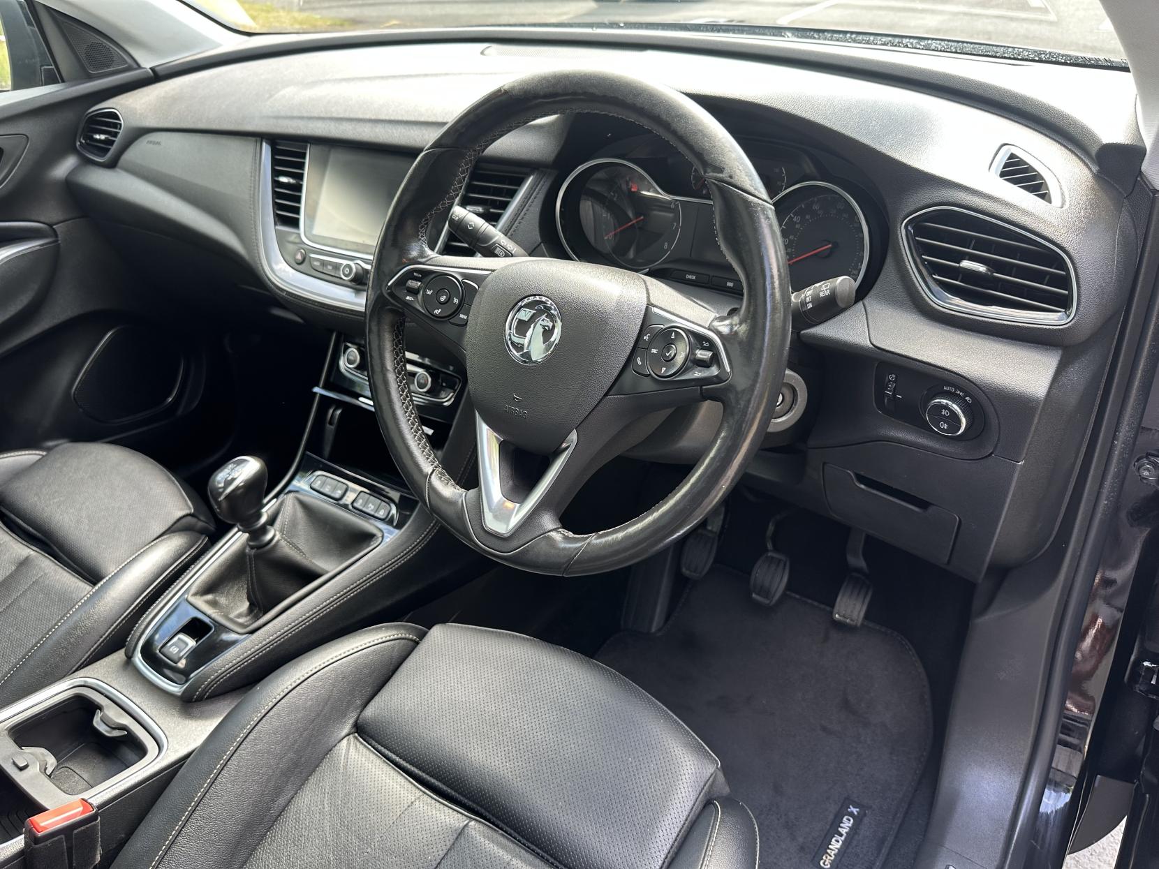 Vauxhall Grandland X 1.2 Turbo Elite Nav SUV 5dr Petrol Manual 6Spd Euro 6 (s/s) (130 ps)