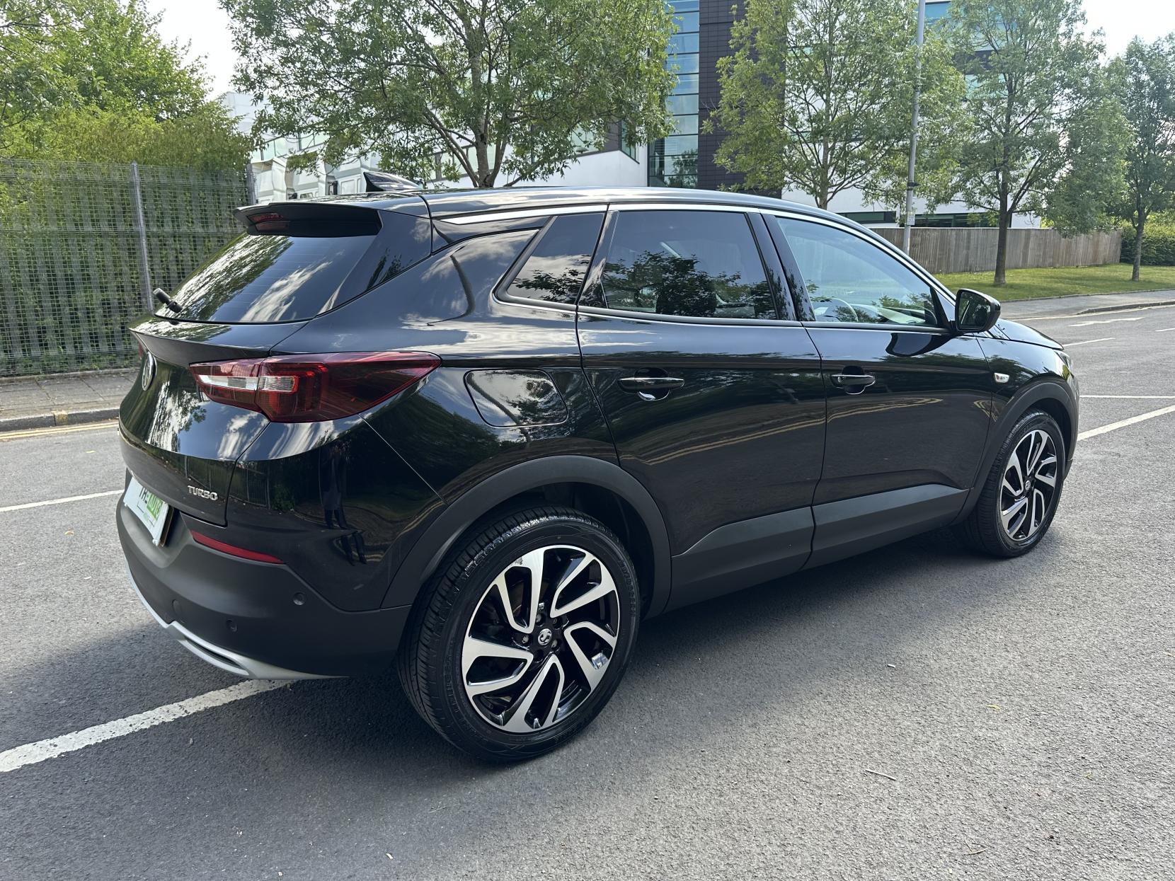 Vauxhall Grandland X 1.2 Turbo Elite Nav SUV 5dr Petrol Manual 6Spd Euro 6 (s/s) (130 ps)