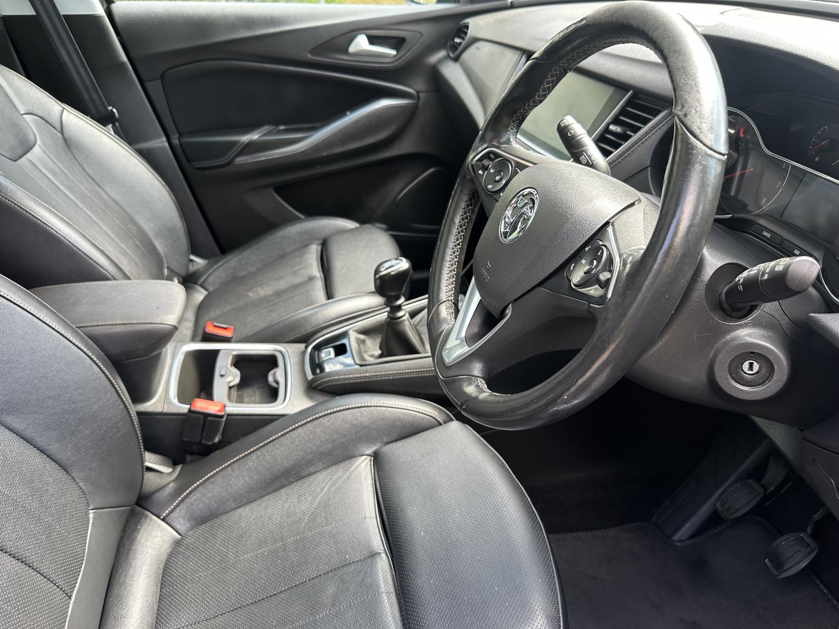 Vauxhall Grandland X 1.2 Turbo Elite Nav SUV 5dr Petrol Manual 6Spd Euro 6 (s/s) (130 ps)