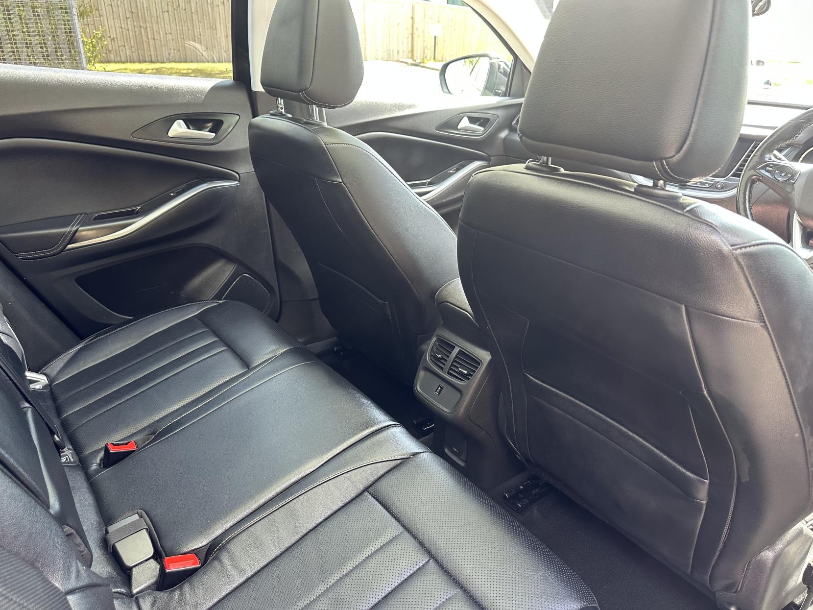 Vauxhall Grandland X 1.2 Turbo Elite Nav SUV 5dr Petrol Manual 6Spd Euro 6 (s/s) (130 ps)