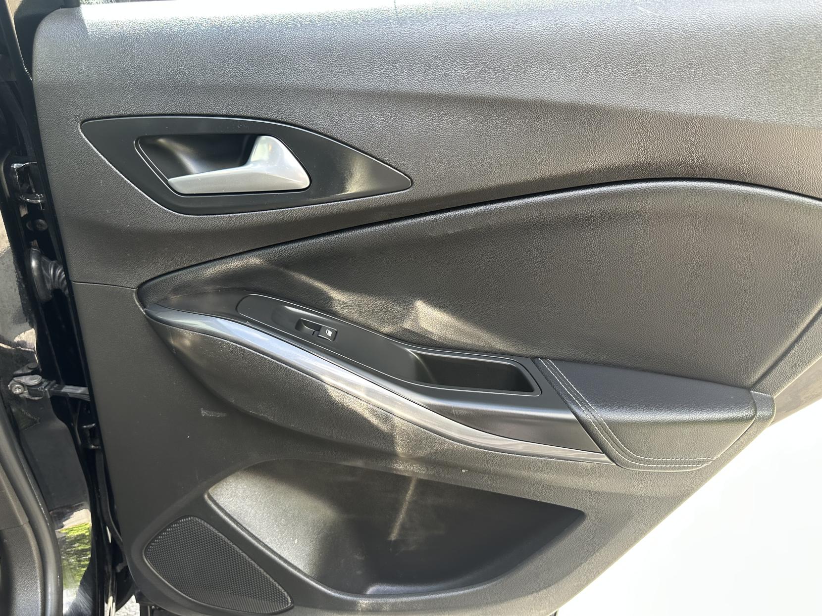 Vauxhall Grandland X 1.2 Turbo Elite Nav SUV 5dr Petrol Manual 6Spd Euro 6 (s/s) (130 ps)