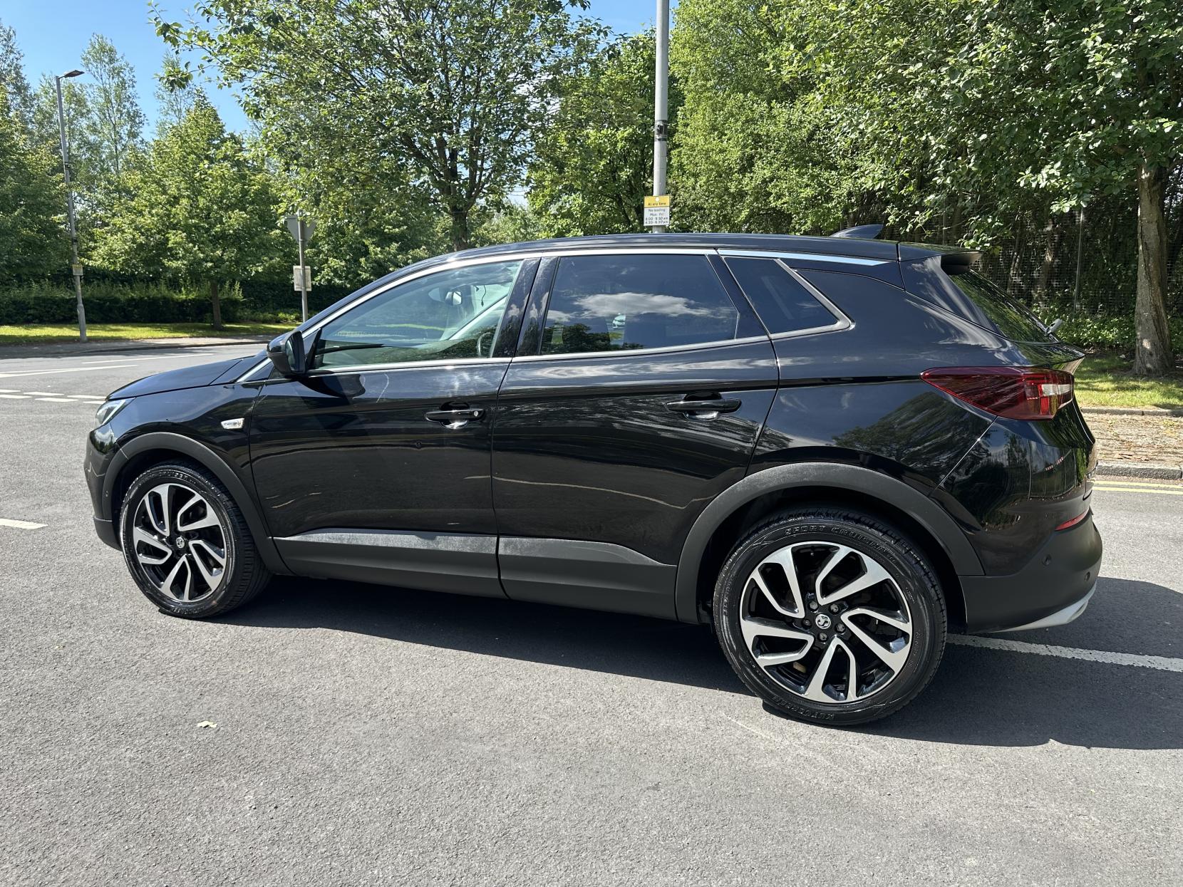 Vauxhall Grandland X 1.2 Turbo Elite Nav SUV 5dr Petrol Manual 6Spd Euro 6 (s/s) (130 ps)
