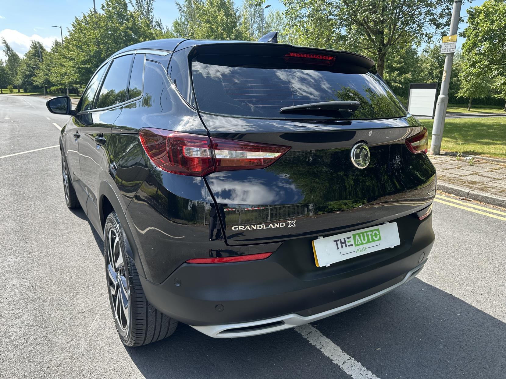 Vauxhall Grandland X 1.2 Turbo Elite Nav SUV 5dr Petrol Manual 6Spd Euro 6 (s/s) (130 ps)