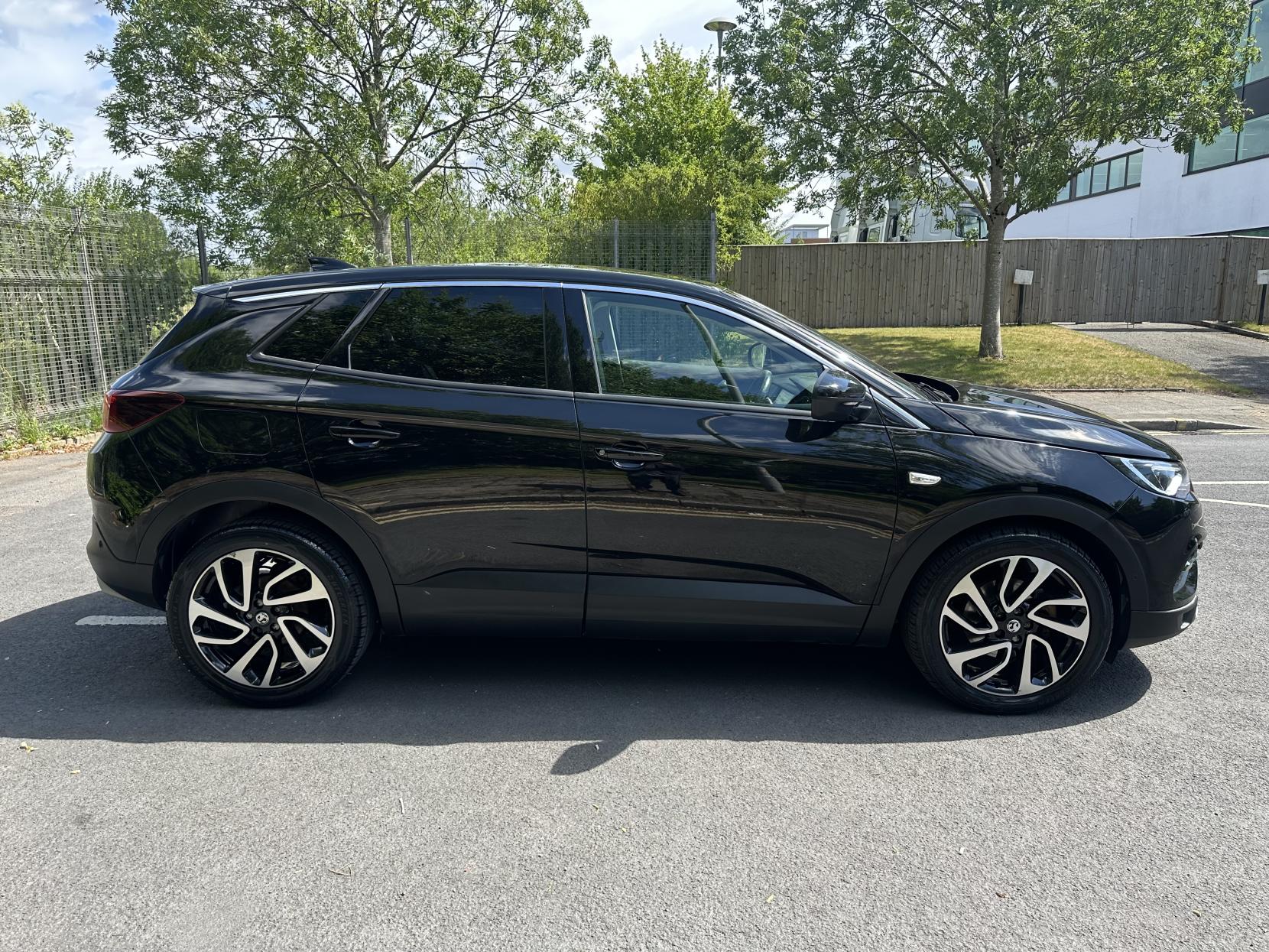 Vauxhall Grandland X 1.2 Turbo Elite Nav SUV 5dr Petrol Manual 6Spd Euro 6 (s/s) (130 ps)