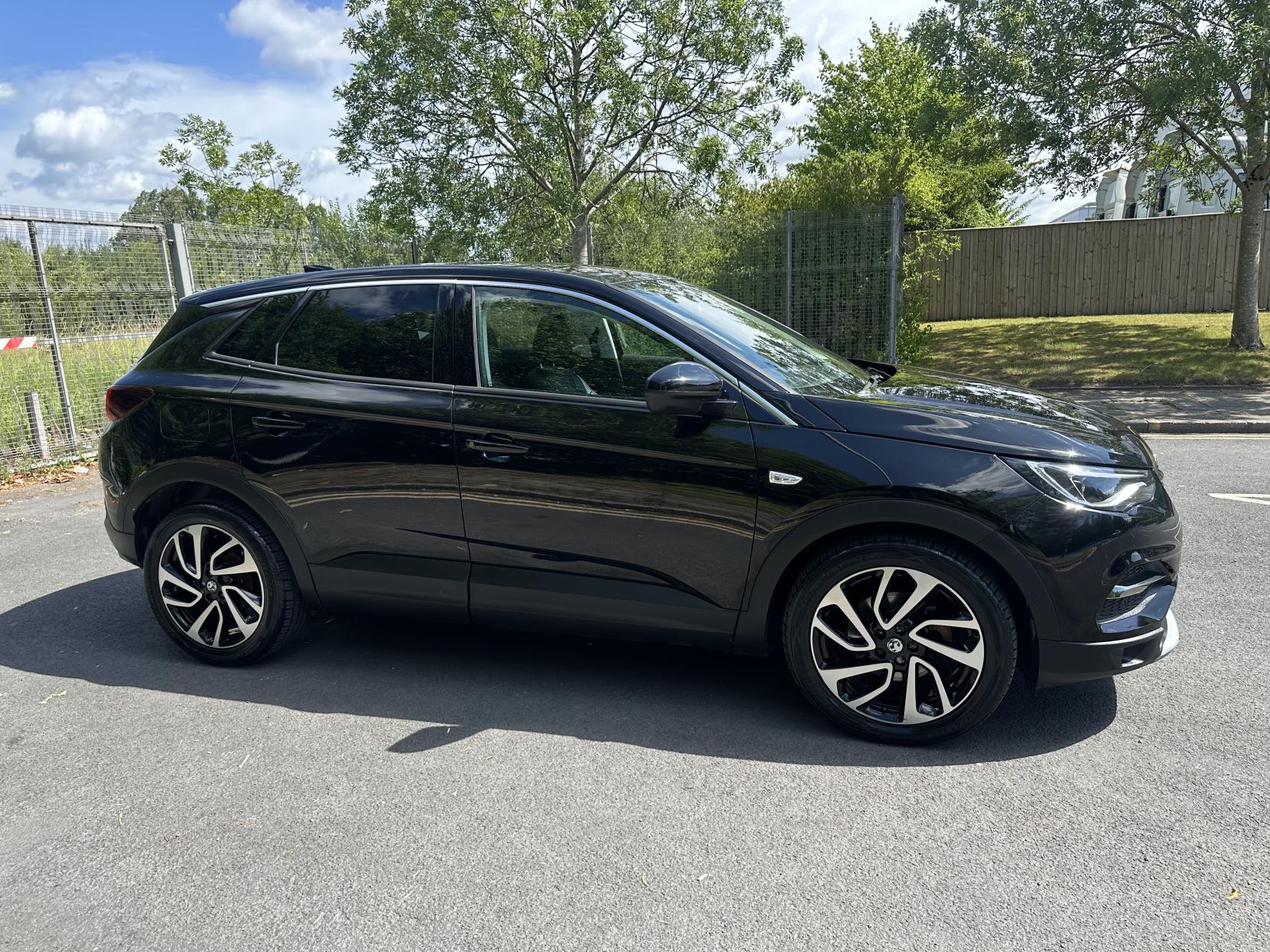 Vauxhall Grandland X 1.2 Turbo Elite Nav SUV 5dr Petrol Manual 6Spd Euro 6 (s/s) (130 ps)