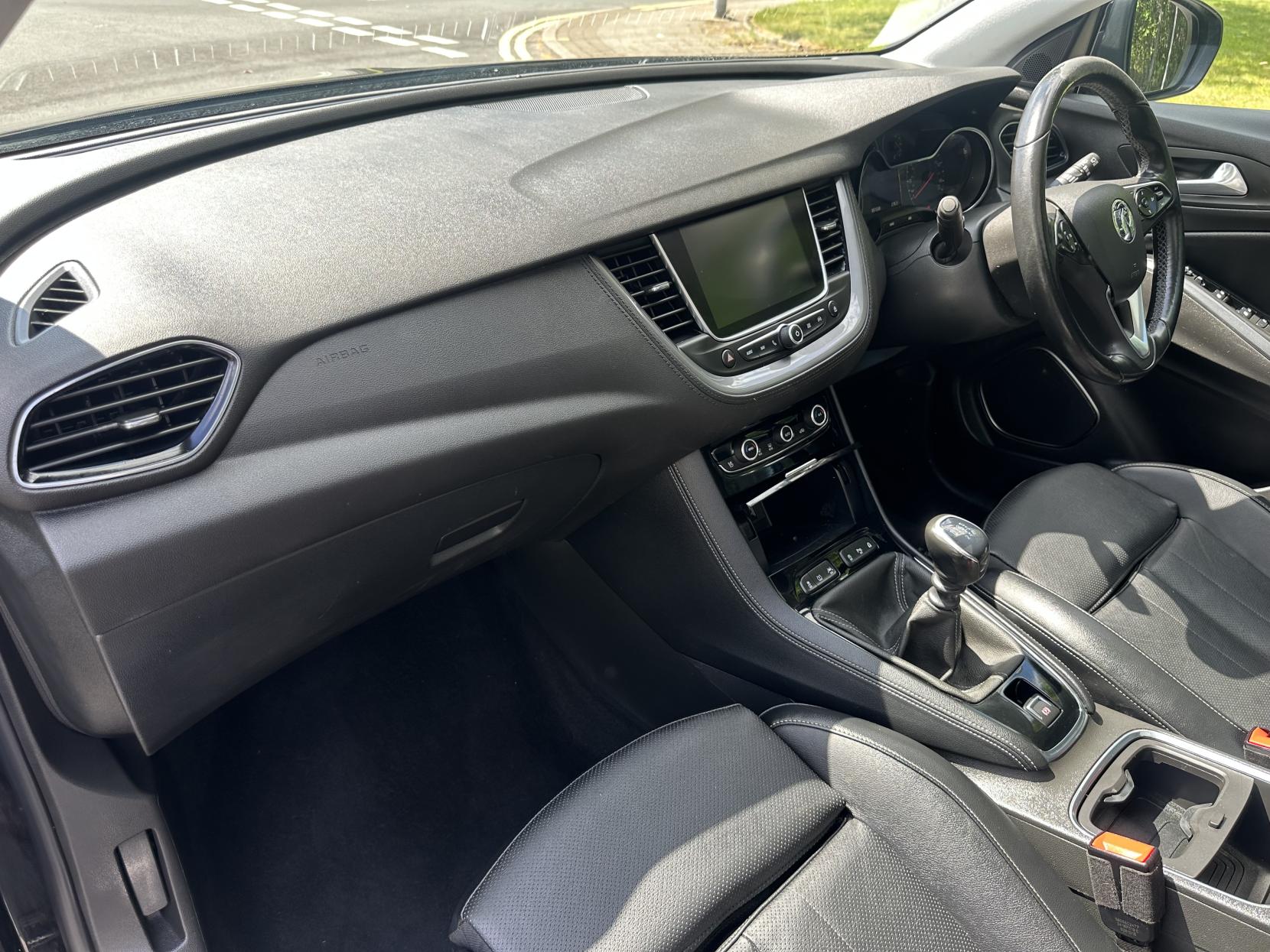 Vauxhall Grandland X 1.2 Turbo Elite Nav SUV 5dr Petrol Manual 6Spd Euro 6 (s/s) (130 ps)