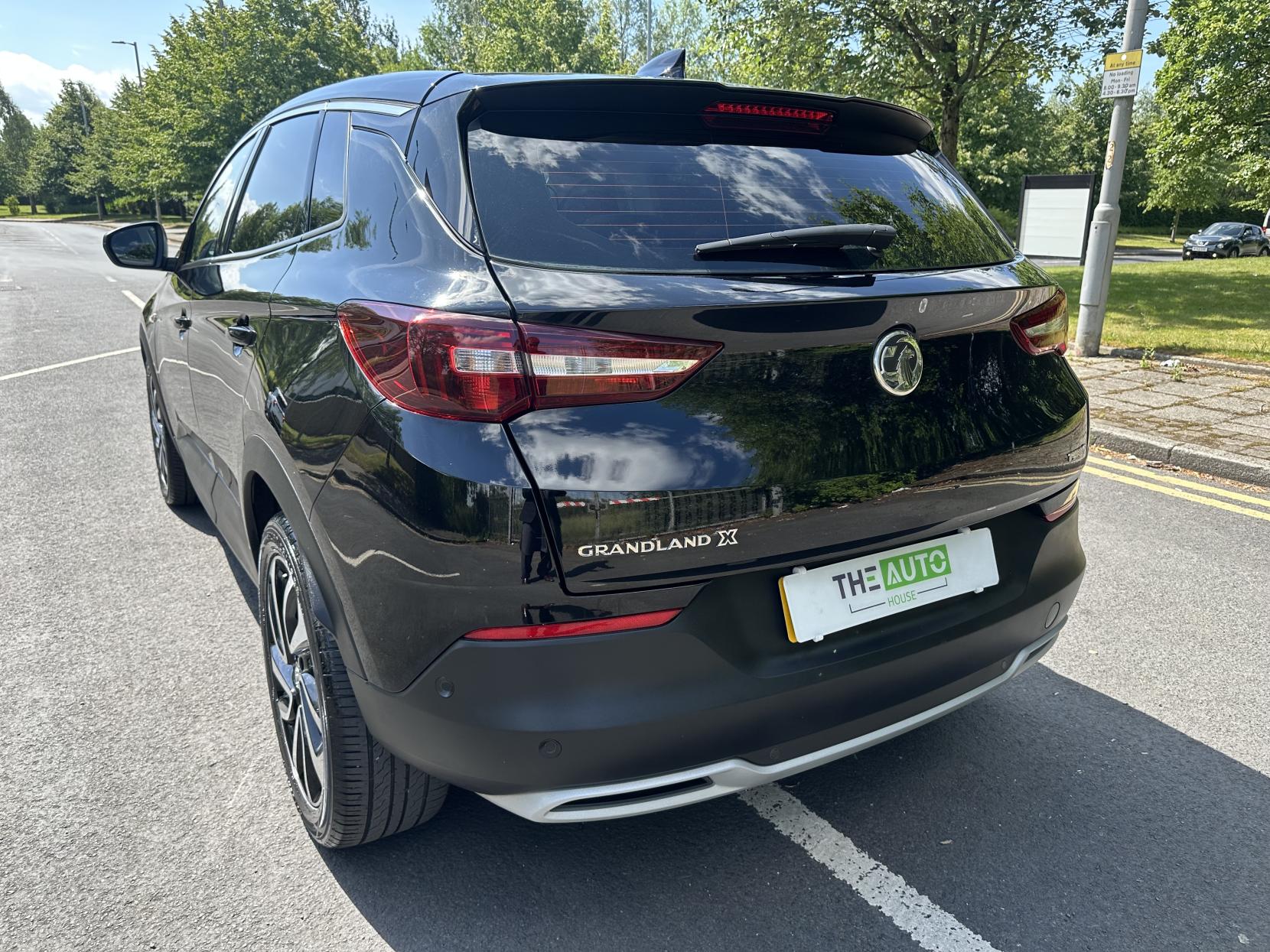 Vauxhall Grandland X 1.2 Turbo Elite Nav SUV 5dr Petrol Manual 6Spd Euro 6 (s/s) (130 ps)