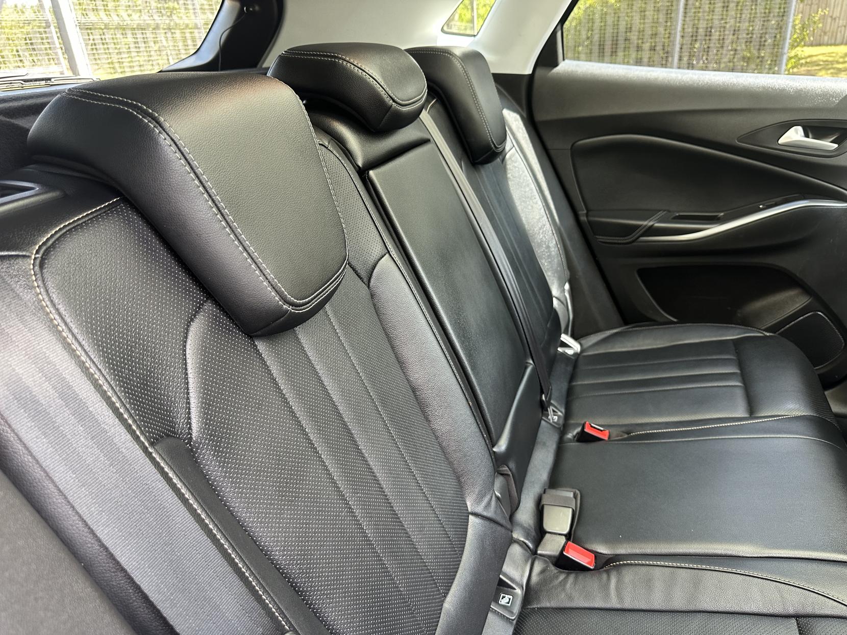 Vauxhall Grandland X 1.2 Turbo Elite Nav SUV 5dr Petrol Manual 6Spd Euro 6 (s/s) (130 ps)