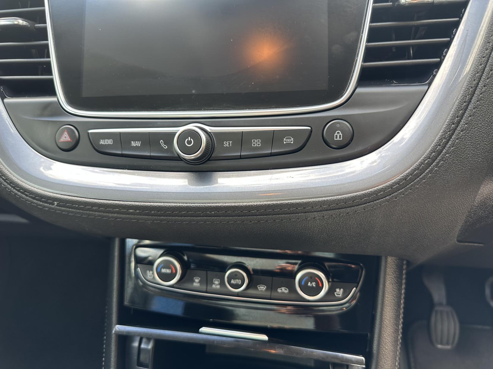 Vauxhall Grandland X 1.2 Turbo Elite Nav SUV 5dr Petrol Manual 6Spd Euro 6 (s/s) (130 ps)