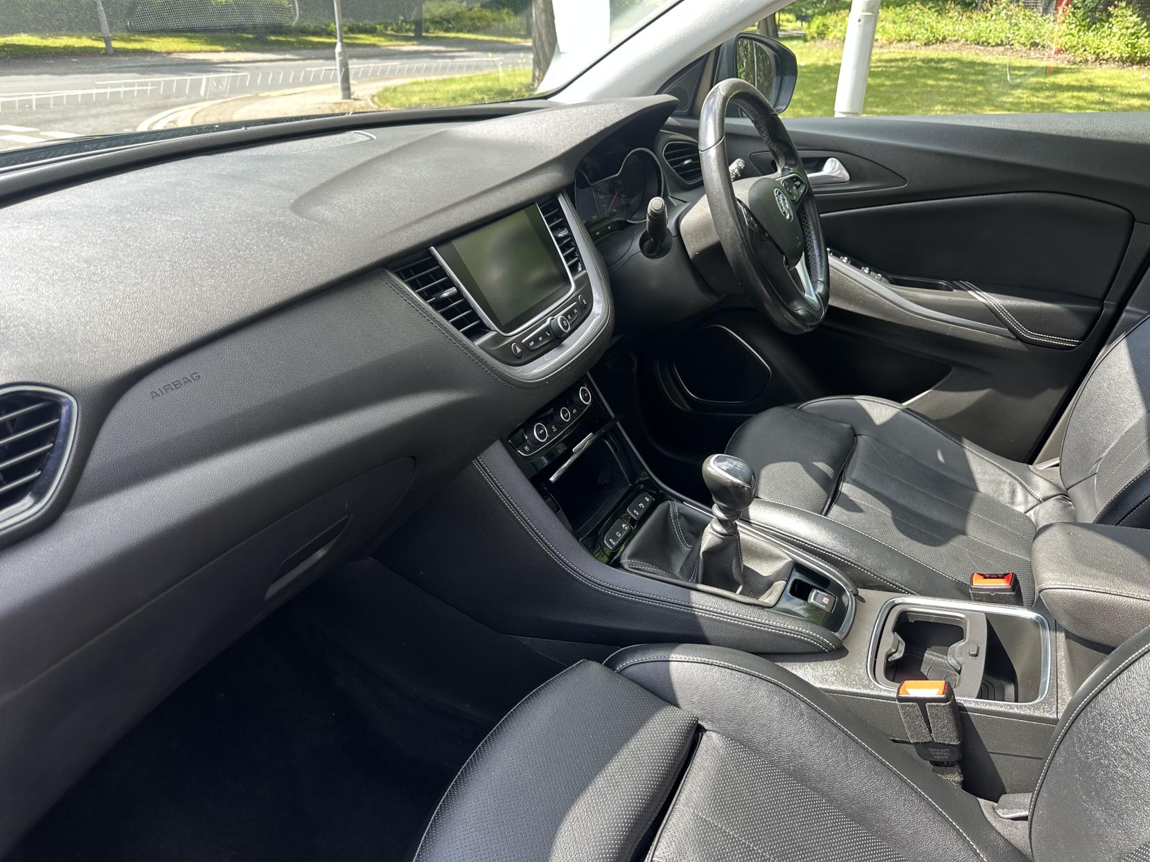 Vauxhall Grandland X 1.2 Turbo Elite Nav SUV 5dr Petrol Manual 6Spd Euro 6 (s/s) (130 ps)