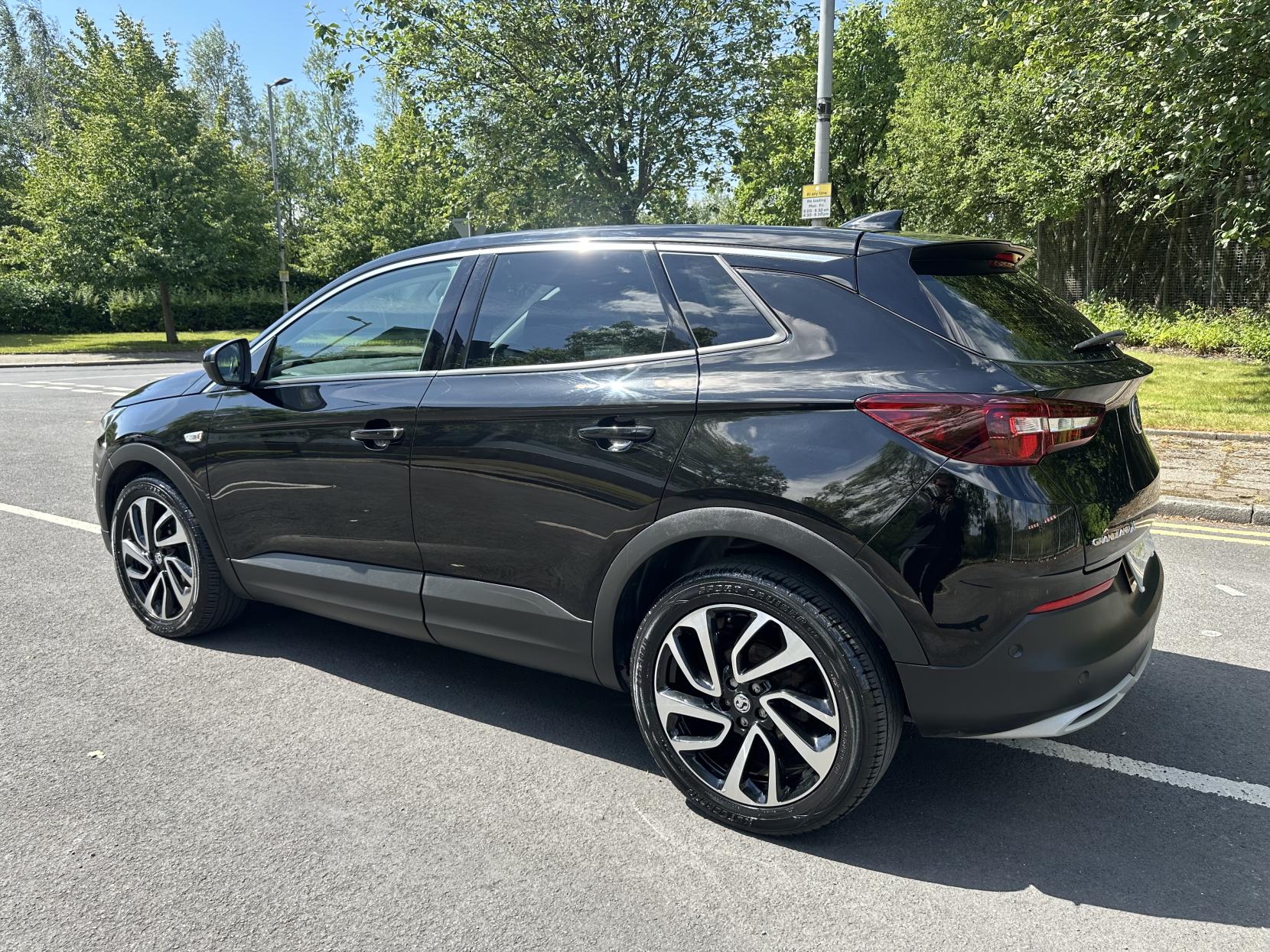 Vauxhall Grandland X 1.2 Turbo Elite Nav SUV 5dr Petrol Manual 6Spd Euro 6 (s/s) (130 ps)