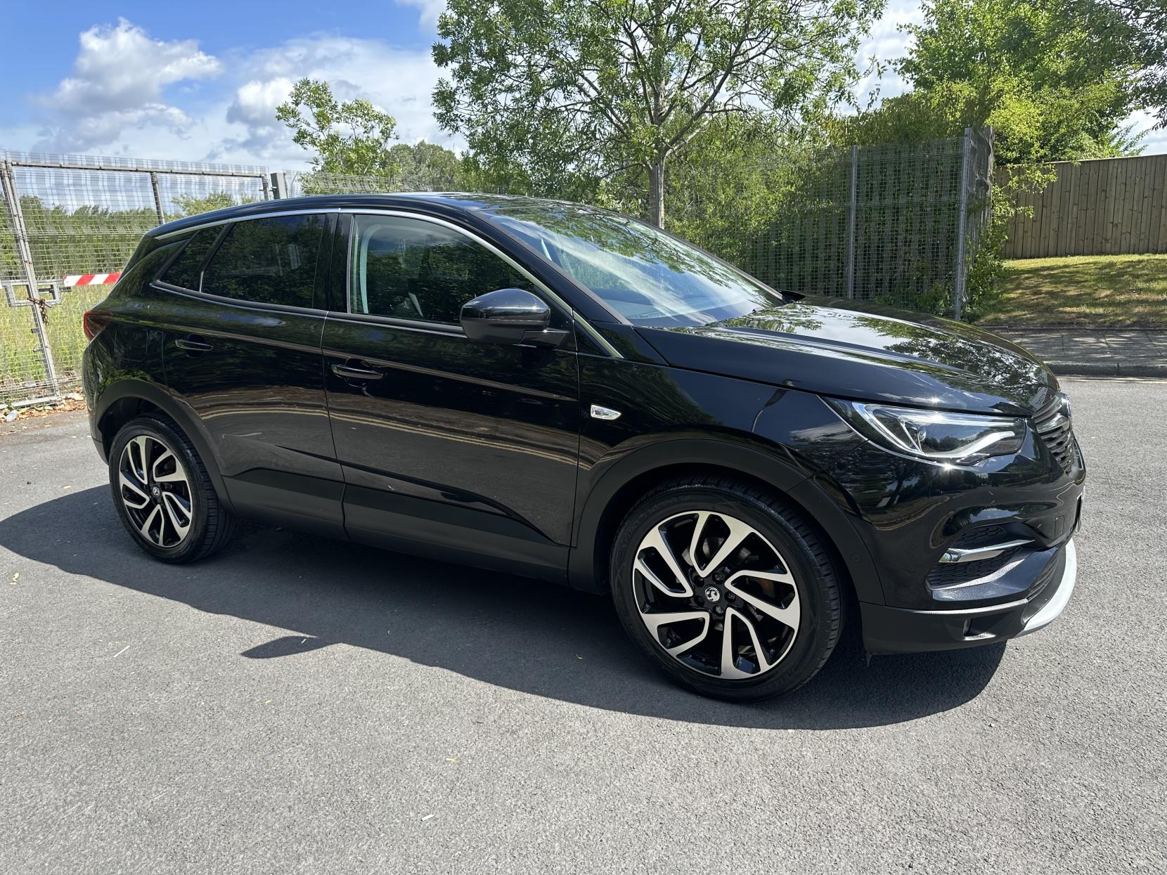 Vauxhall Grandland X 1.2 Turbo Elite Nav SUV 5dr Petrol Manual 6Spd Euro 6 (s/s) (130 ps)