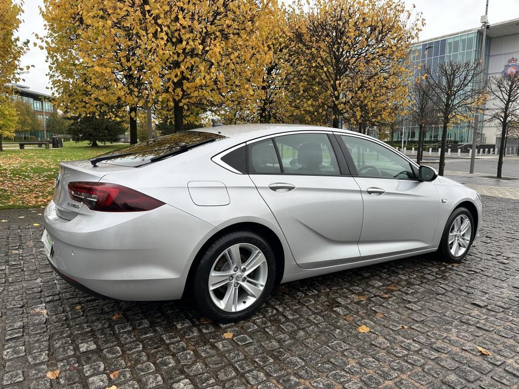 Vauxhall INSIGNIA DIESEL HATCHBACK 1.6 TECH LINE NAV 5DR Manual