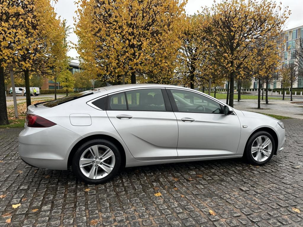 Vauxhall INSIGNIA DIESEL HATCHBACK 1.6 TECH LINE NAV 5DR Manual