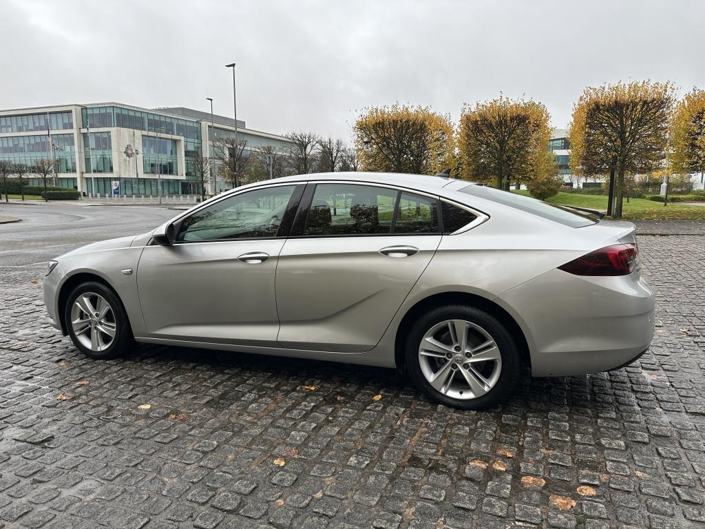 Vauxhall INSIGNIA DIESEL HATCHBACK 1.6 TECH LINE NAV 5DR Manual