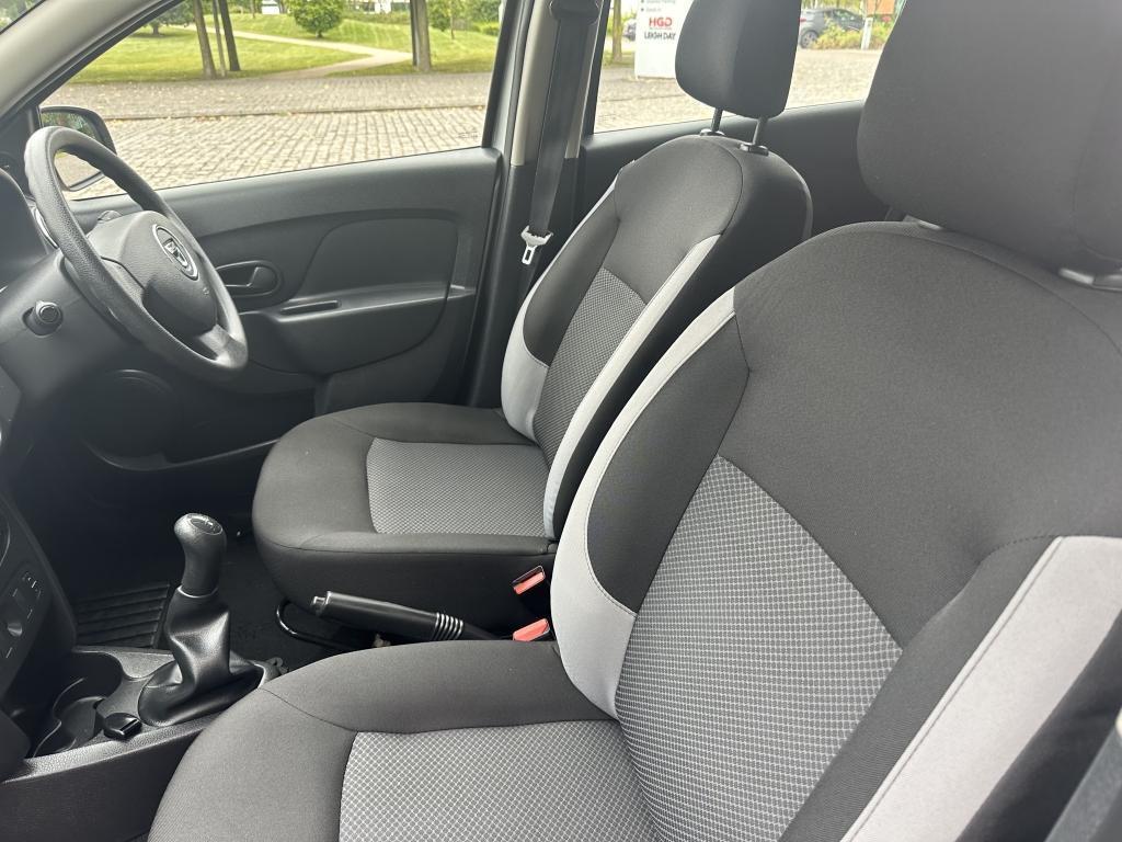 Dacia Sandero 1.5 dCi Ambiance Hatchback 5dr Diesel Manual Euro 6 (s/s) (90 ps)