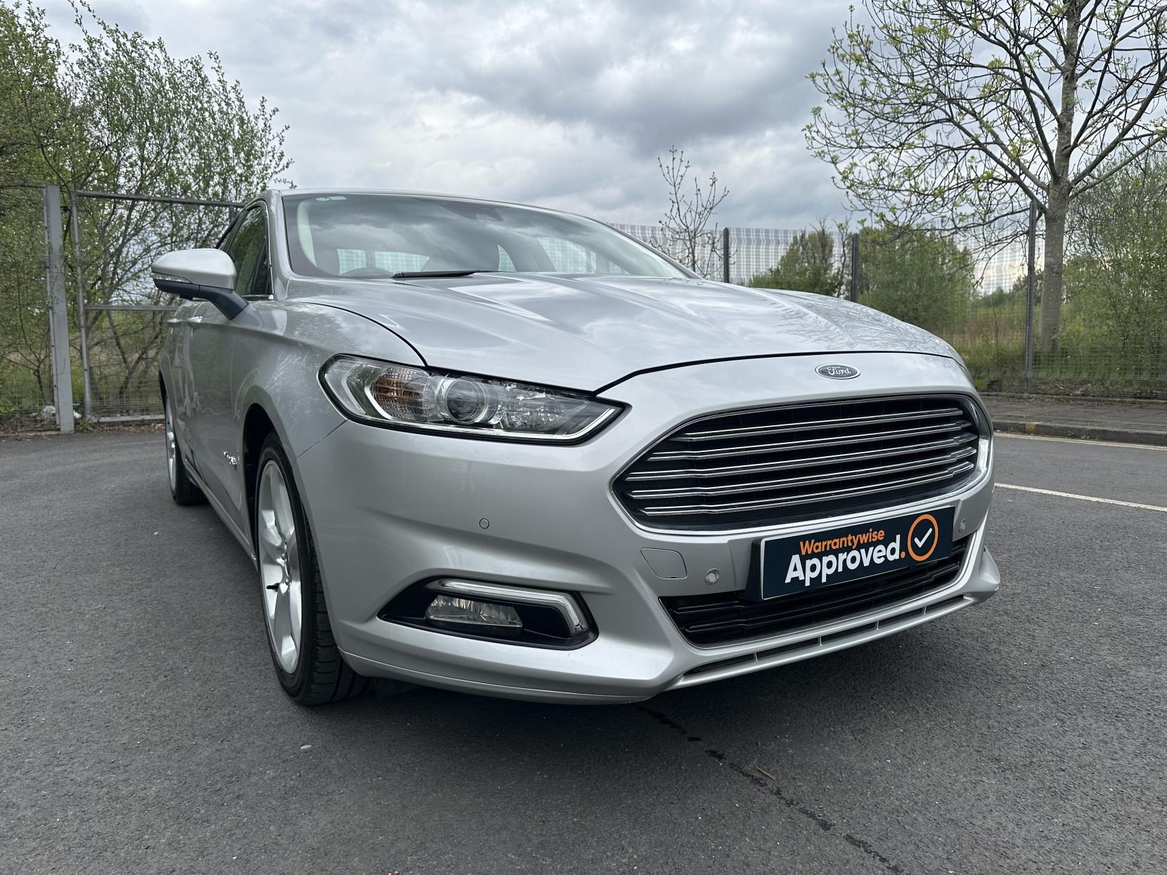 Ford Mondeo 2.0 TiVCT Titanium Saloon 4dr Petrol Hybrid CVT Euro 6 (s/s) (187 ps)