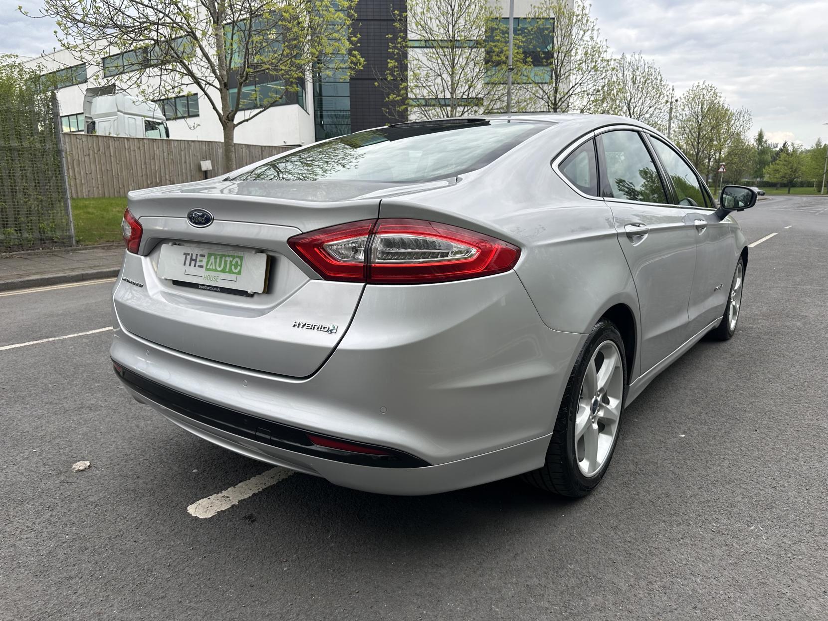 Ford Mondeo 2.0 TiVCT Titanium Saloon 4dr Petrol Hybrid CVT Euro 6 (s/s) (187 ps)