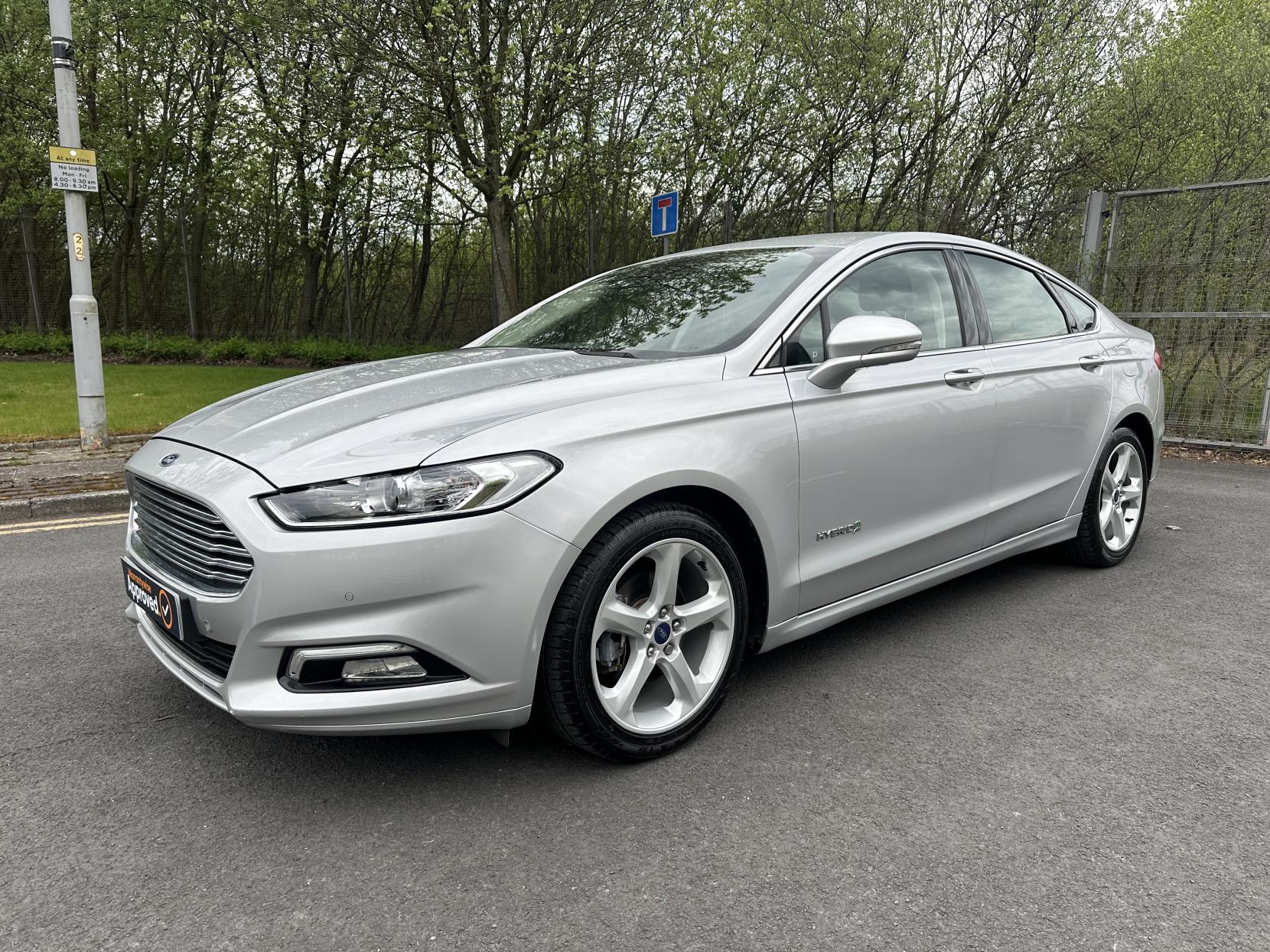 Ford Mondeo 2.0 TiVCT Titanium Saloon 4dr Petrol Hybrid CVT Euro 6 (s/s) (187 ps)
