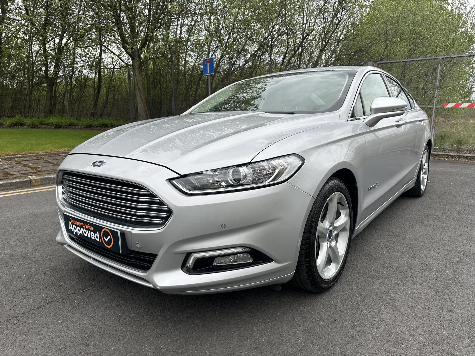 Ford Mondeo 2.0 TiVCT Titanium Saloon 4dr Petrol Hybrid CVT Euro 6 (s/s) (187 ps)