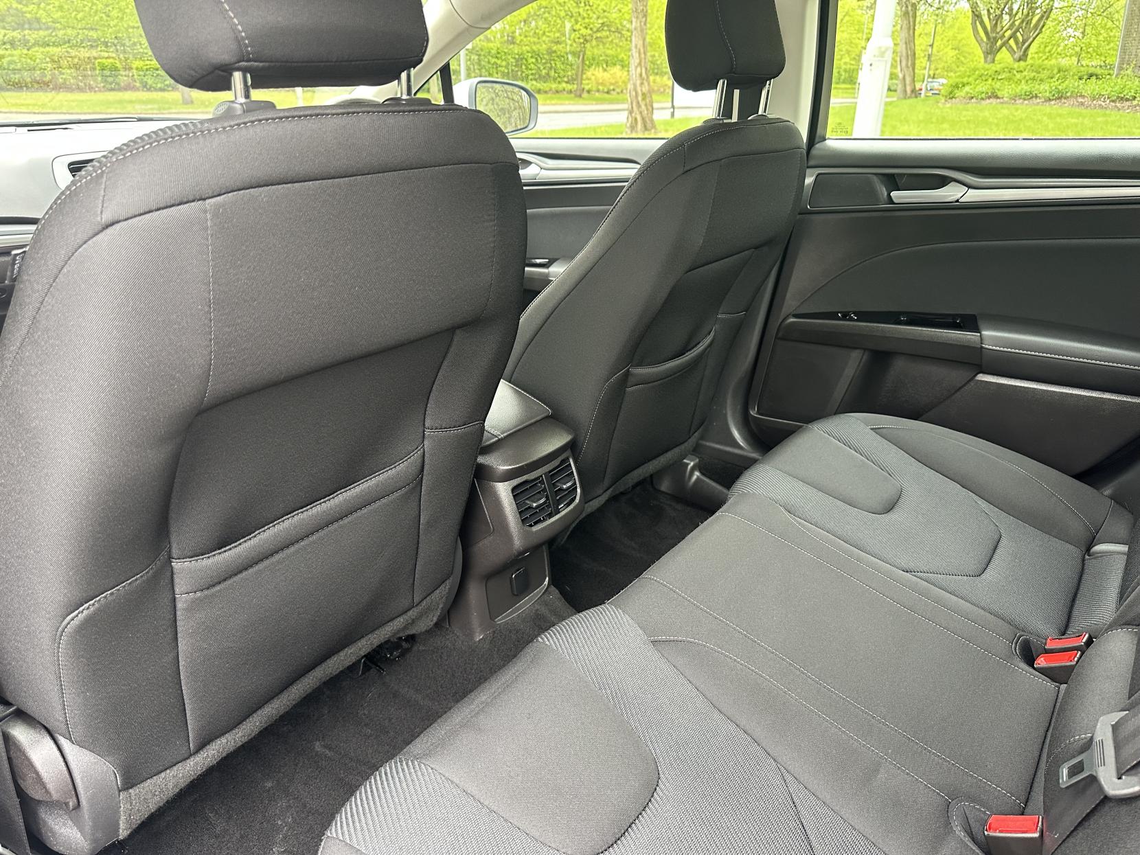 Ford Mondeo 2.0 TiVCT Titanium Saloon 4dr Petrol Hybrid CVT Euro 6 (s/s) (187 ps)