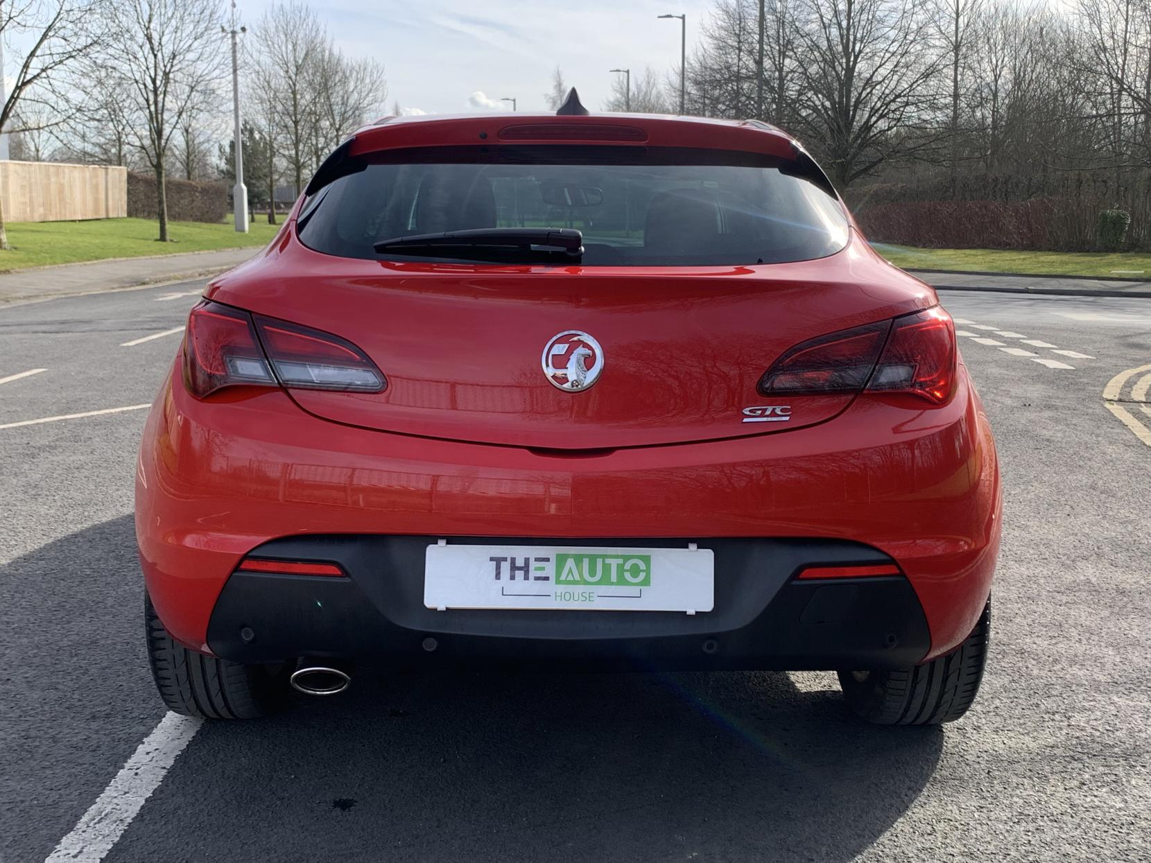 Vauxhall Astra GTC 1.4i Turbo SRi Coupe 3dr Petrol Auto Euro 6 (140 ps)