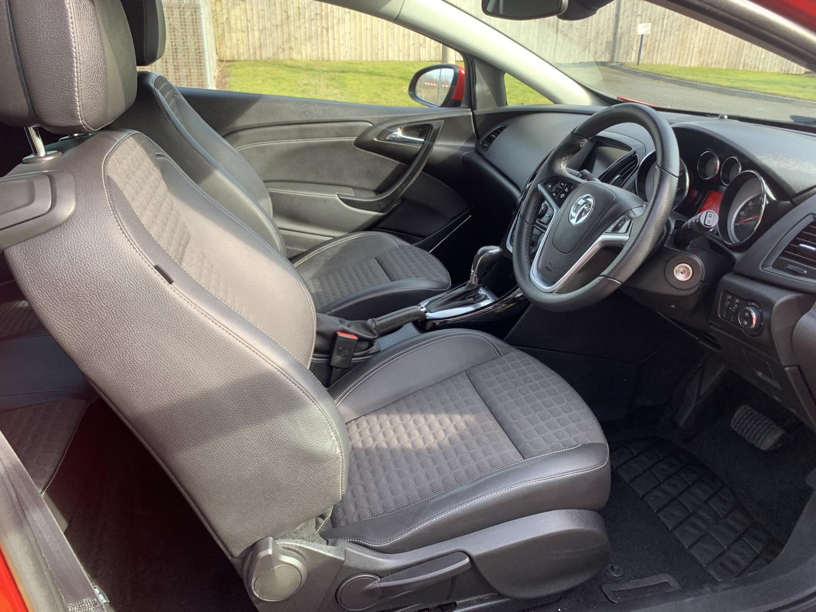 Vauxhall Astra GTC 1.4i Turbo SRi Coupe 3dr Petrol Auto Euro 6 (140 ps)