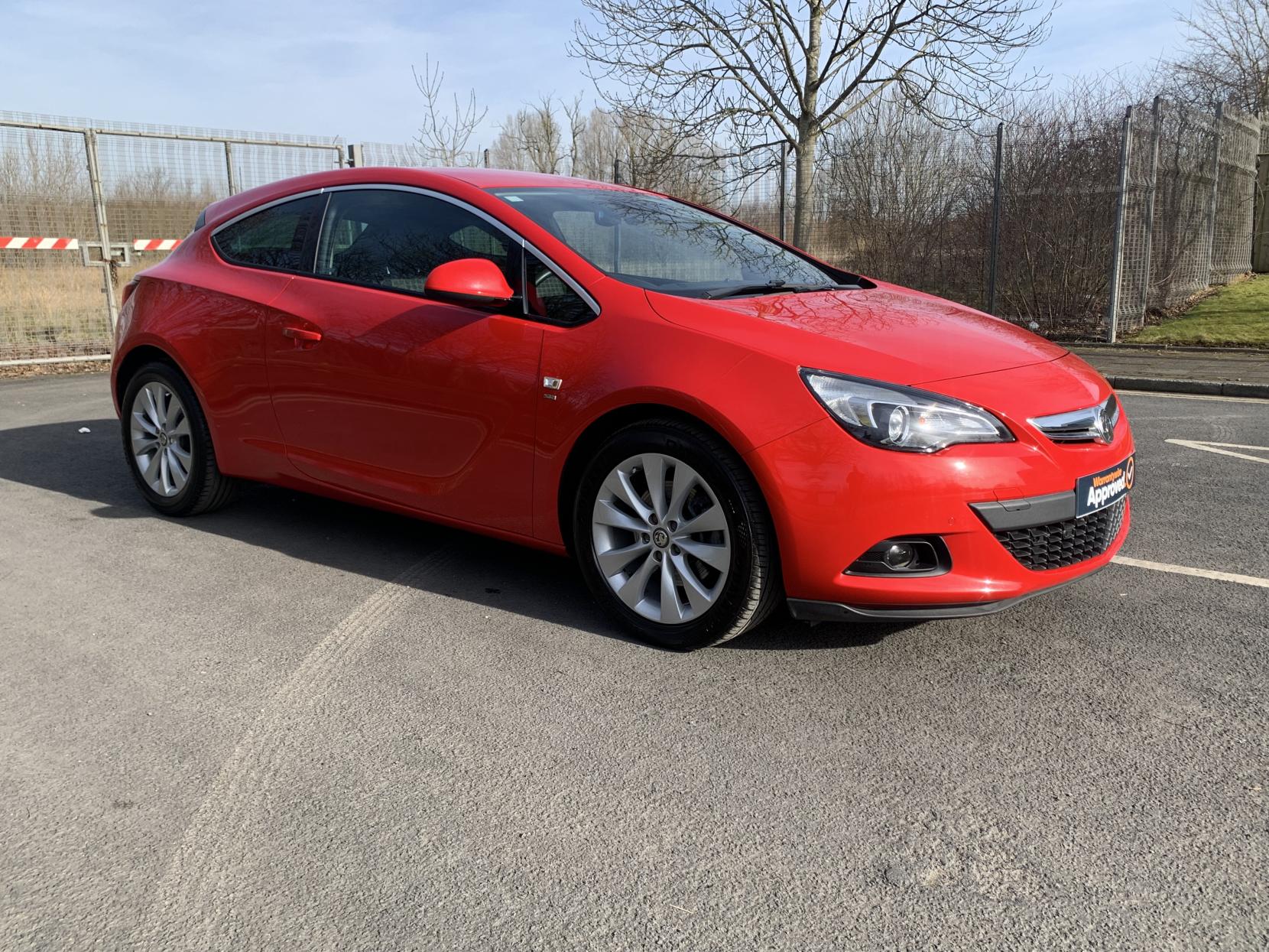 Vauxhall Astra GTC 1.4i Turbo SRi Coupe 3dr Petrol Auto Euro 6 (140 ps)