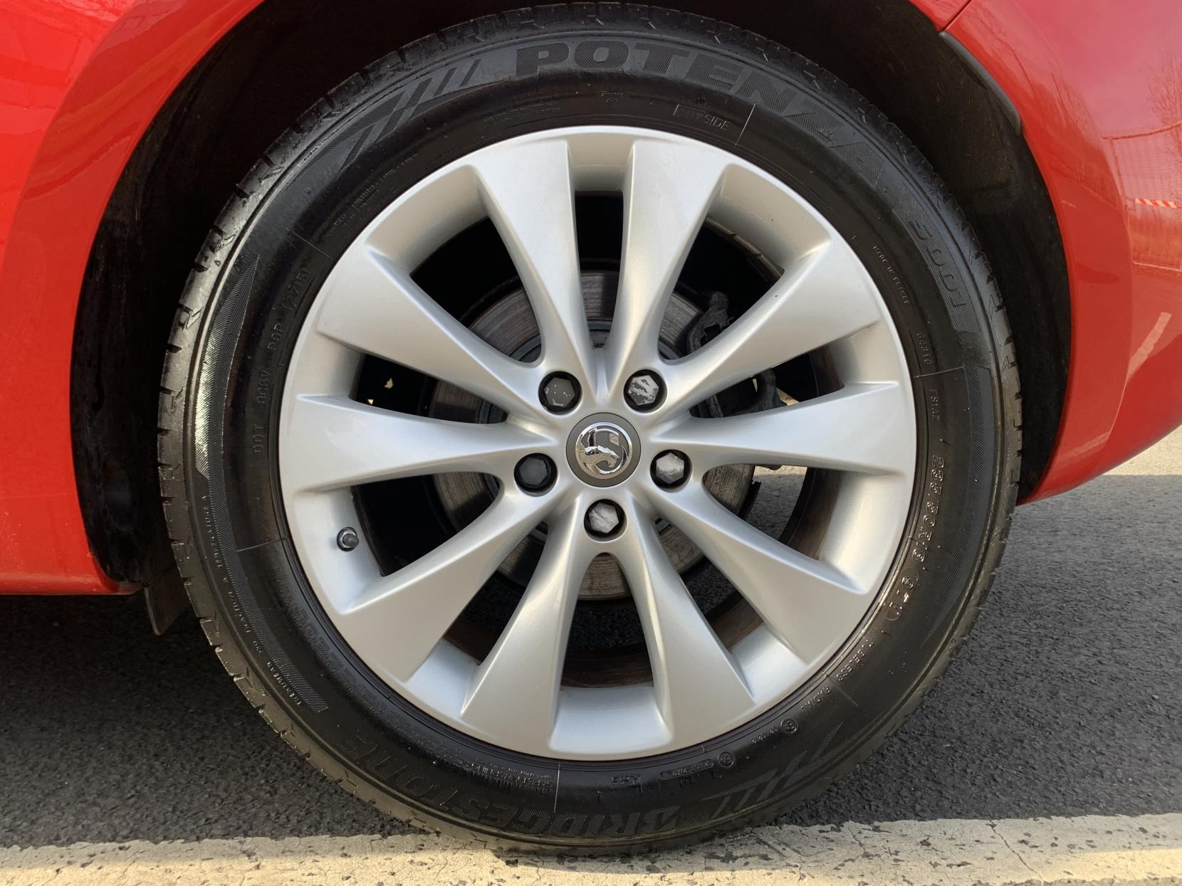 Vauxhall Astra GTC 1.4i Turbo SRi Coupe 3dr Petrol Auto Euro 6 (140 ps)