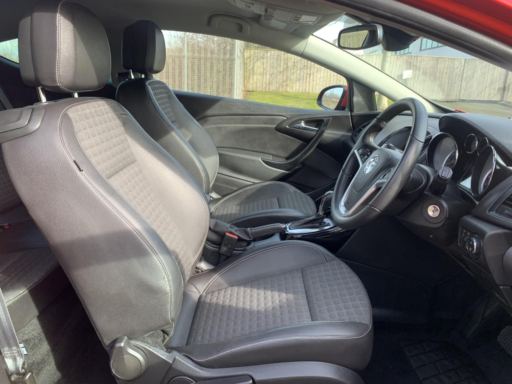 Vauxhall Astra GTC 1.4i Turbo SRi Coupe 3dr Petrol Auto Euro 6 (140 ps)