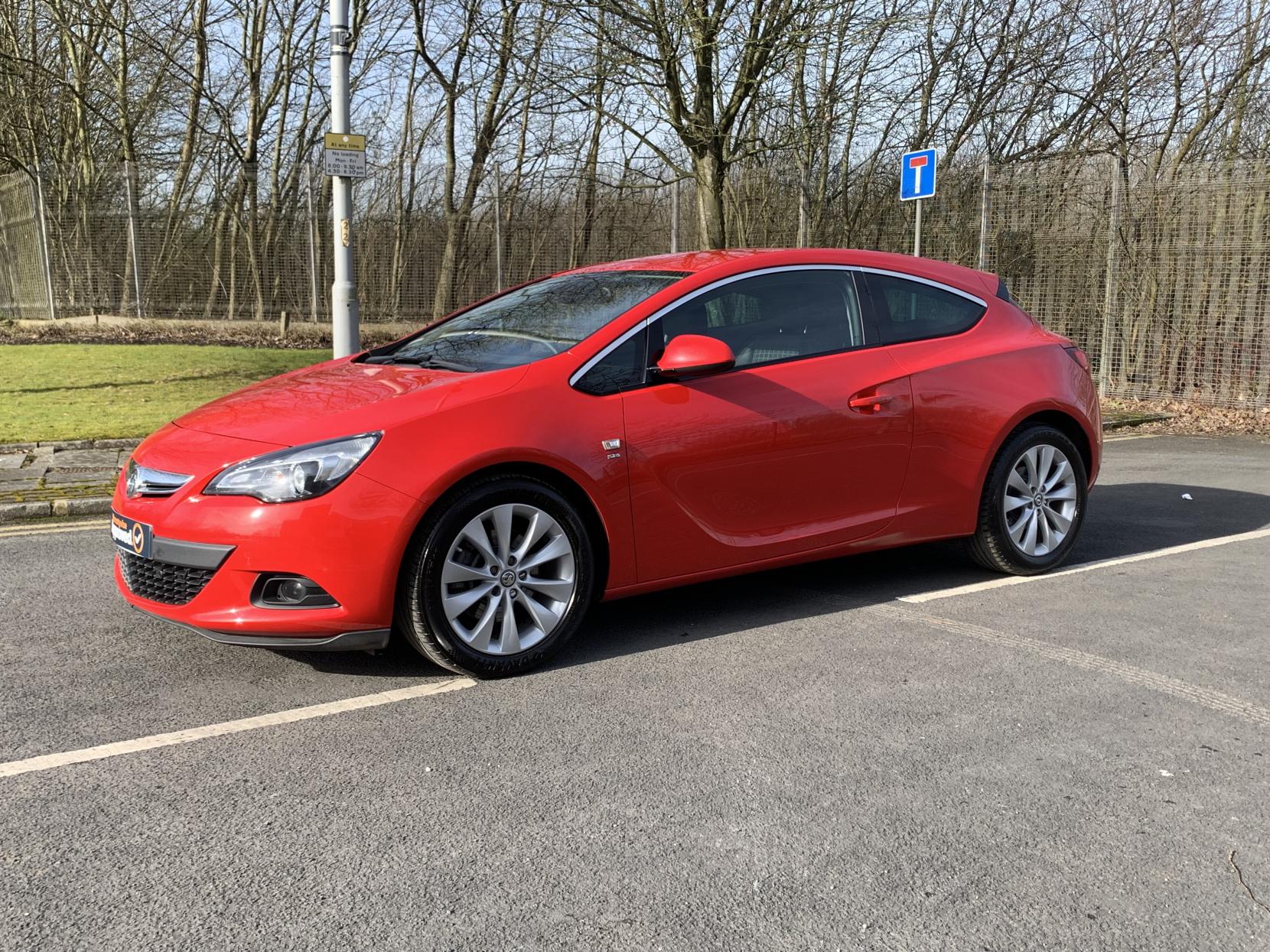 Vauxhall Astra GTC 1.4i Turbo SRi Coupe 3dr Petrol Auto Euro 6 (140 ps)