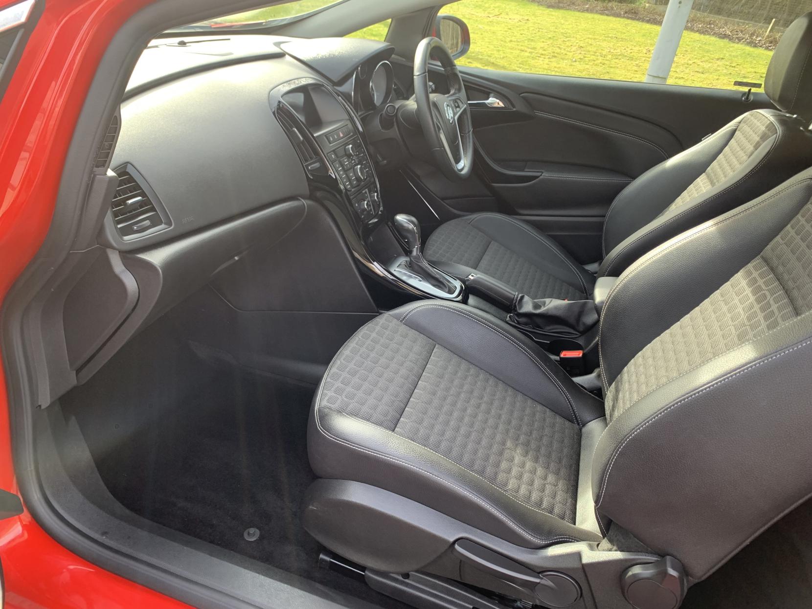 Vauxhall Astra GTC 1.4i Turbo SRi Coupe 3dr Petrol Auto Euro 6 (140 ps)