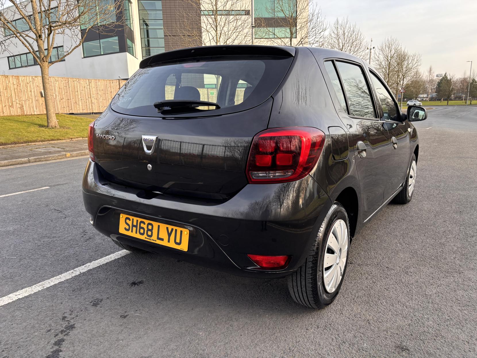 Dacia Sandero 0.9 TCe Essential Hatchback 5dr Petrol Manual Euro 6 (s/s) (90 ps)