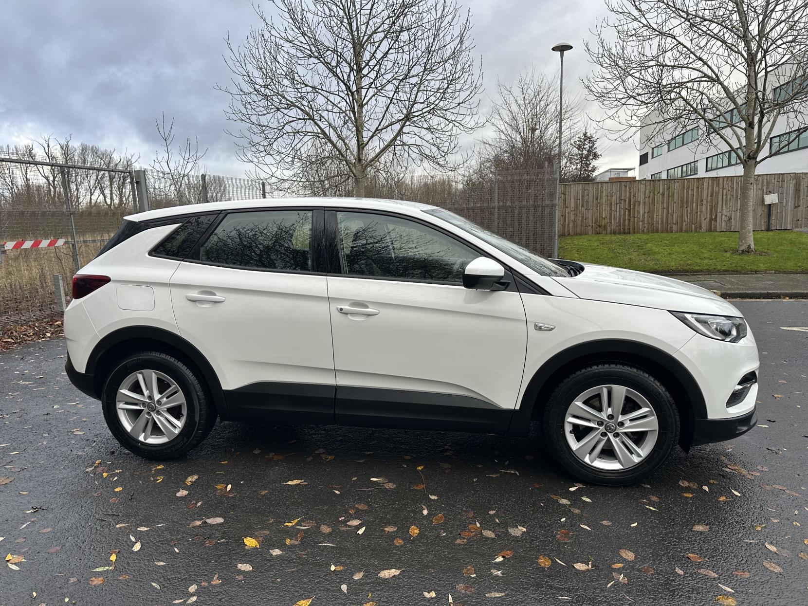 Vauxhall Grandland X 1.2 Turbo GPF SE SUV 5dr Petrol Manual Euro 6 (s/s) (130 ps)