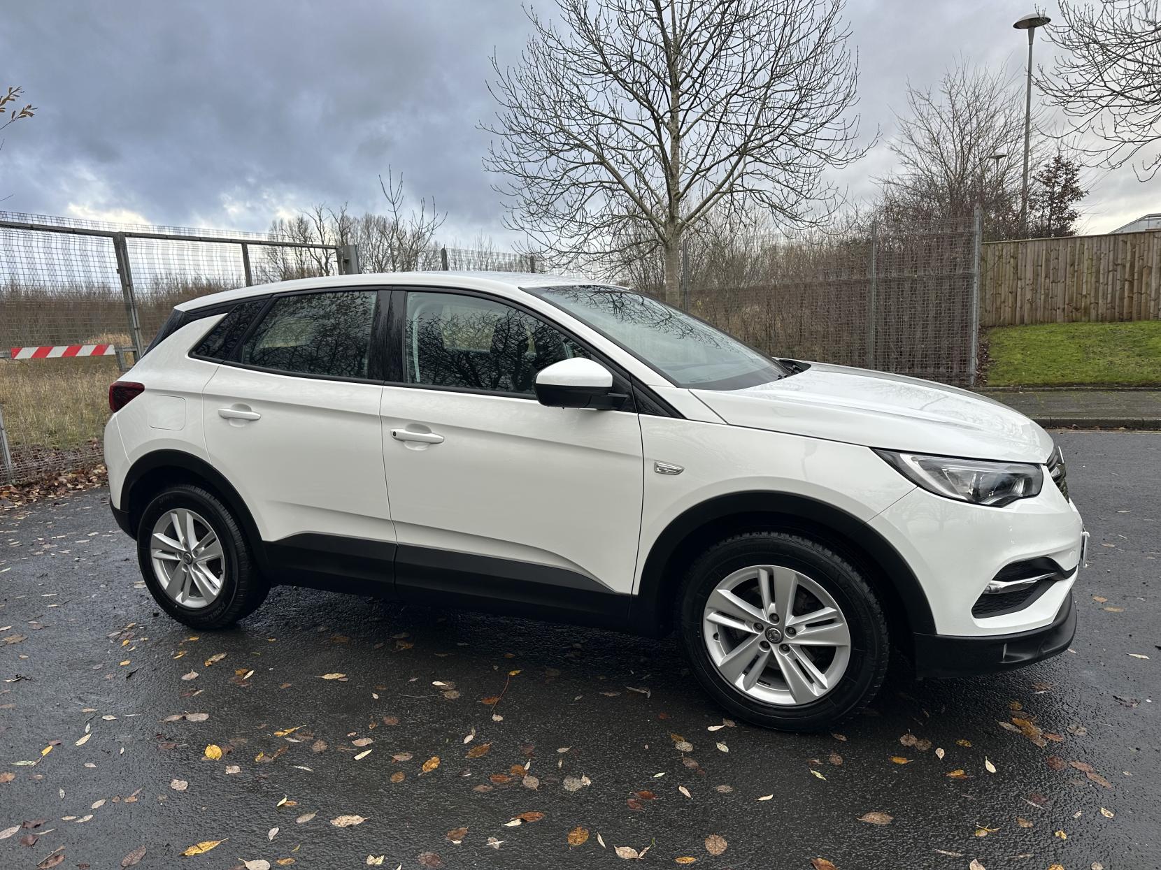 Vauxhall Grandland X 1.2 Turbo GPF SE SUV 5dr Petrol Manual Euro 6 (s/s) (130 ps)